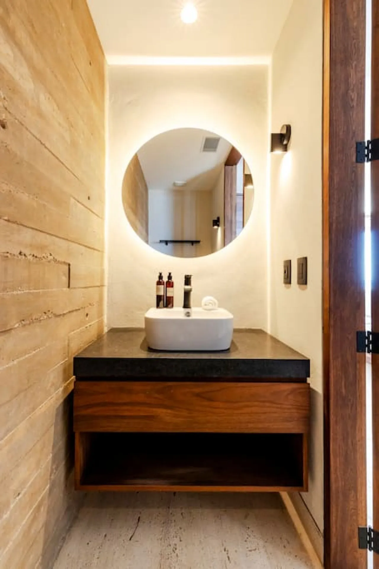 Bathroom 1 - Image 2