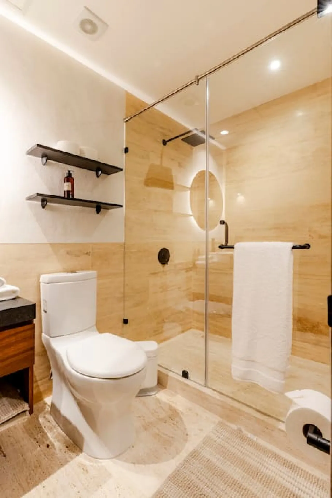 Bathroom 1 - Image 3
