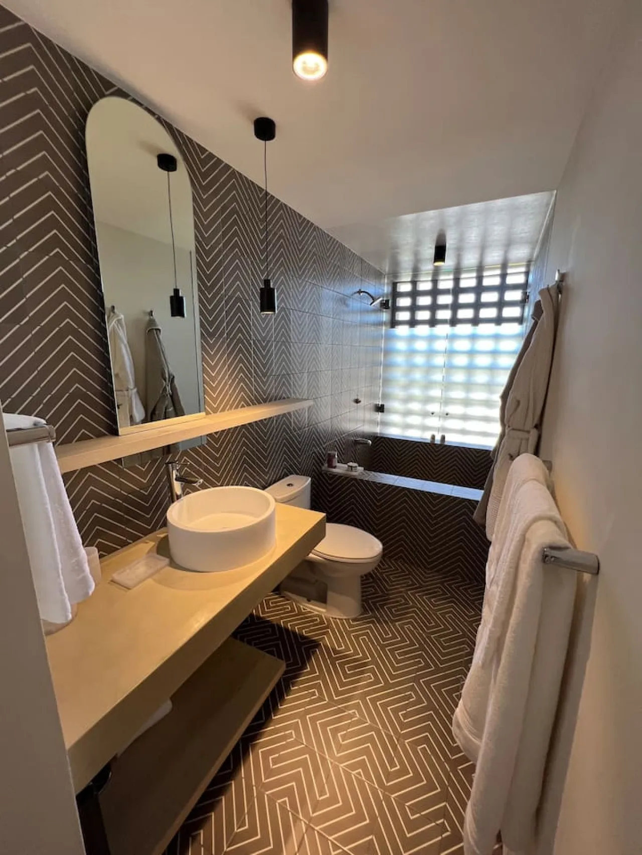 Bathroom - Image 5