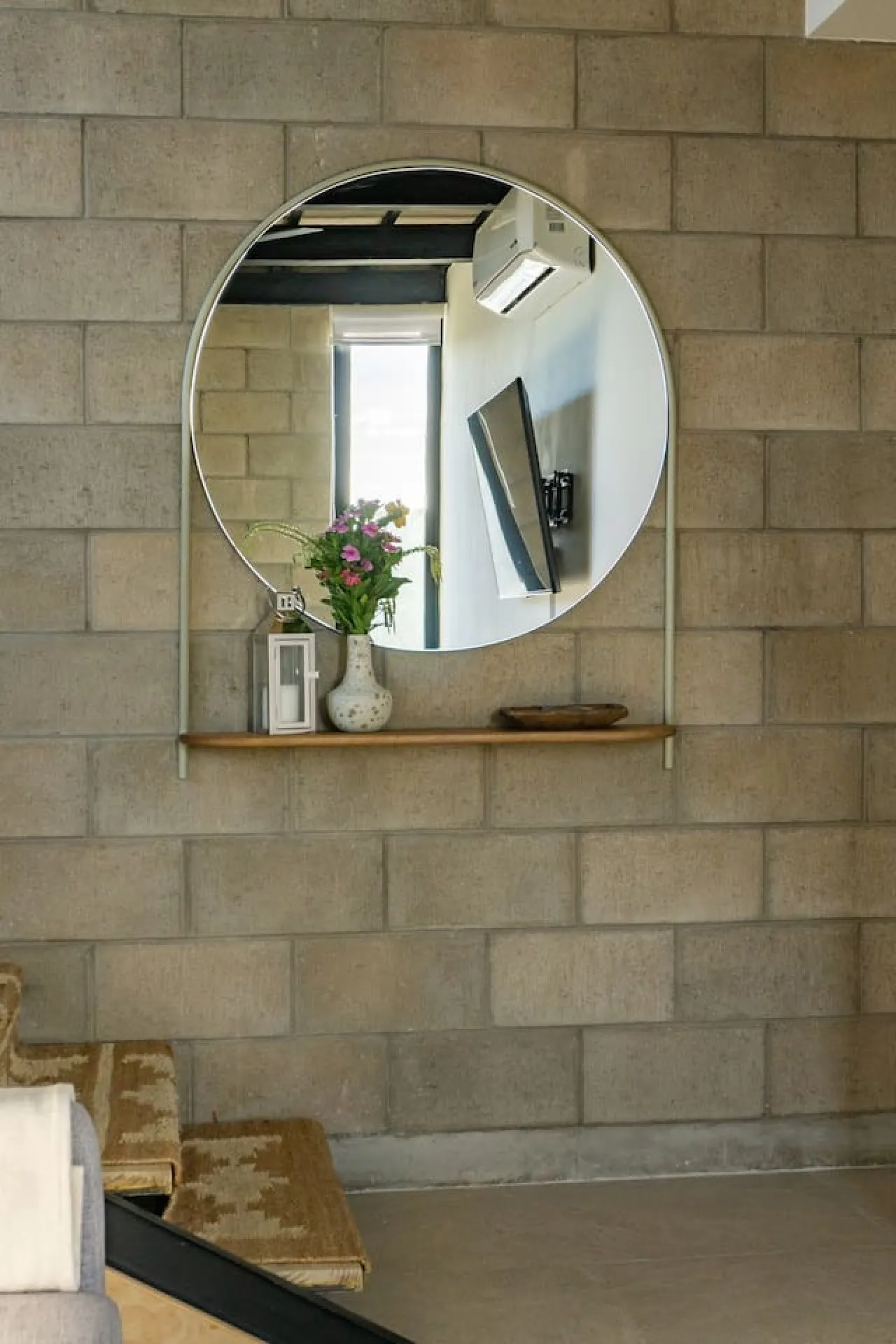 Living Room - Image 3