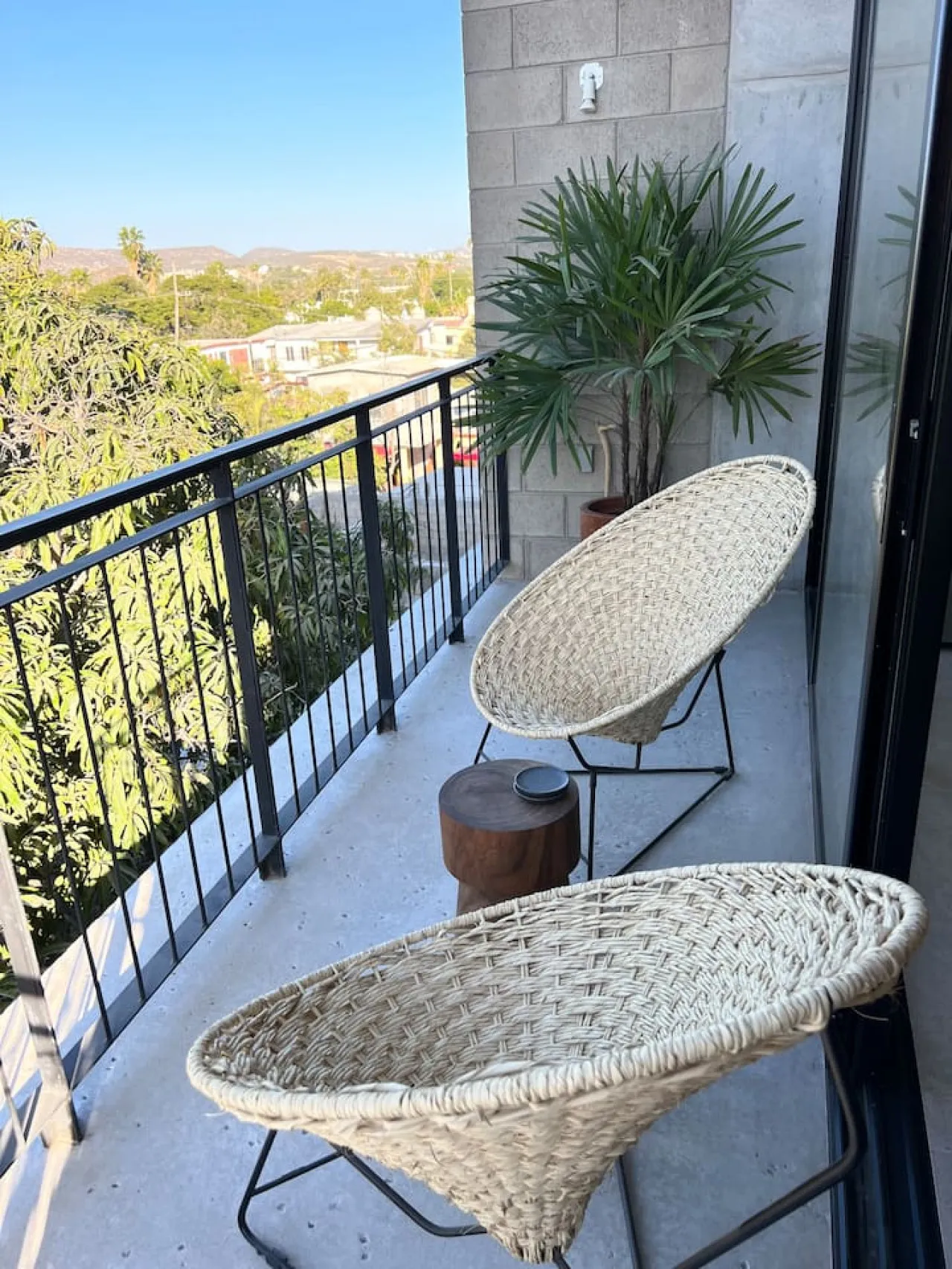 Casa KiKi (Penthouse by Beach & Town)