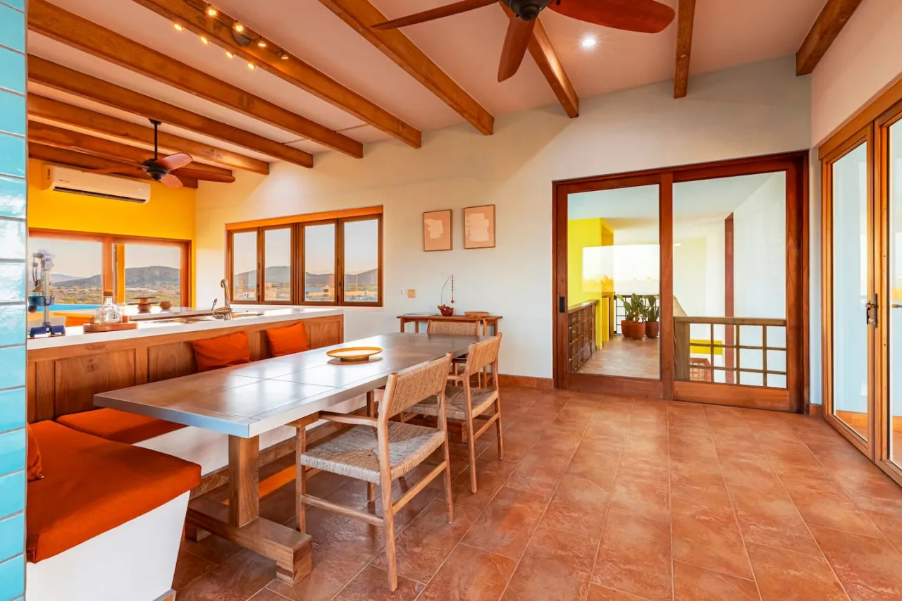 Beachfront Community - Villa 8 Guests