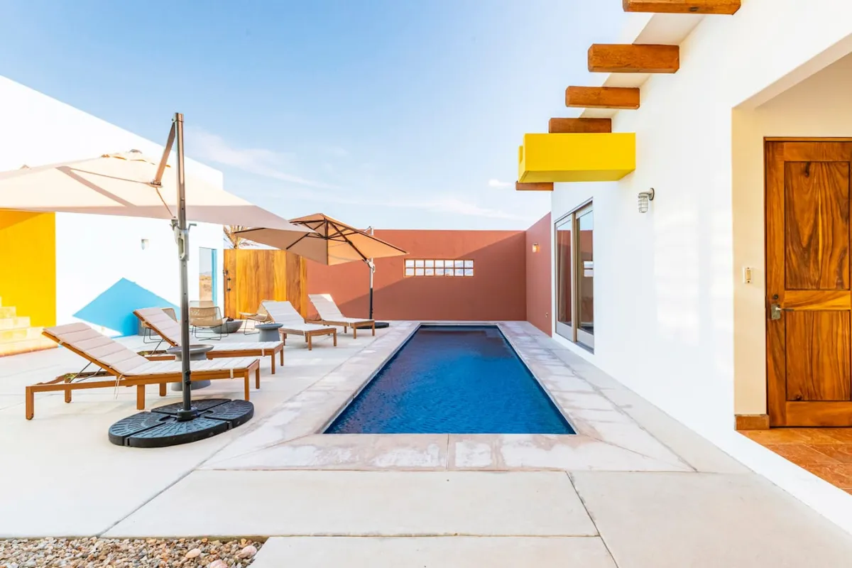 Beachfront Community - Villa 8 Guests