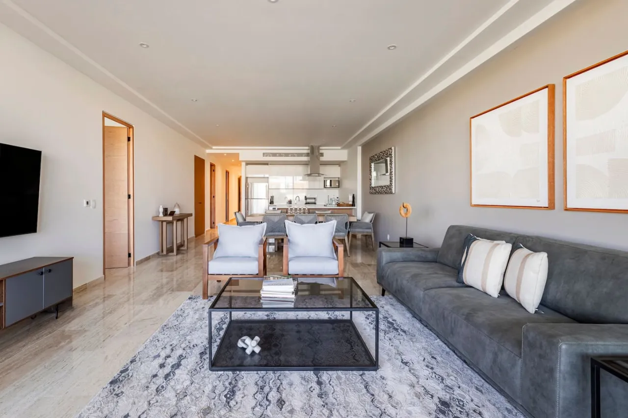 Living Room - Image 2