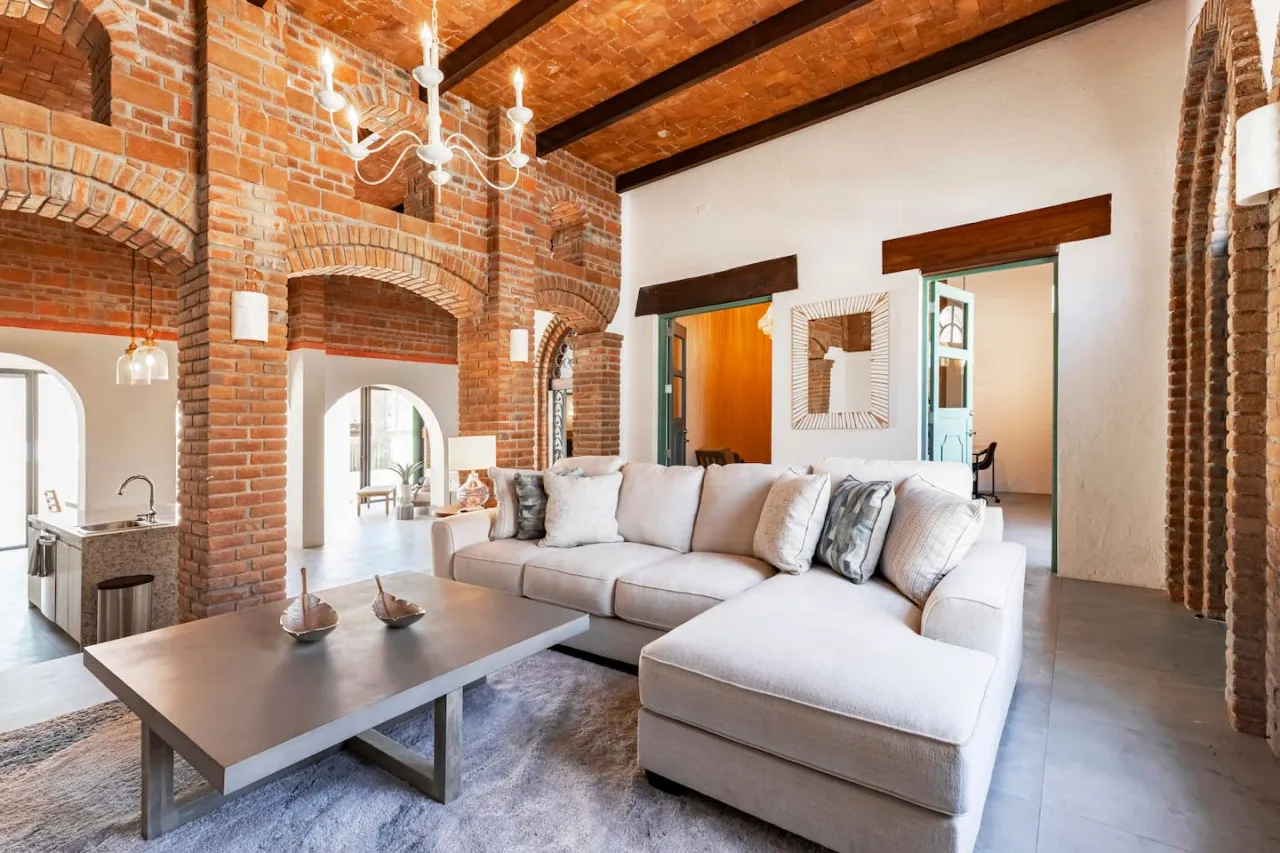 Downtown Historic Home - Starlink Wifi - Pool