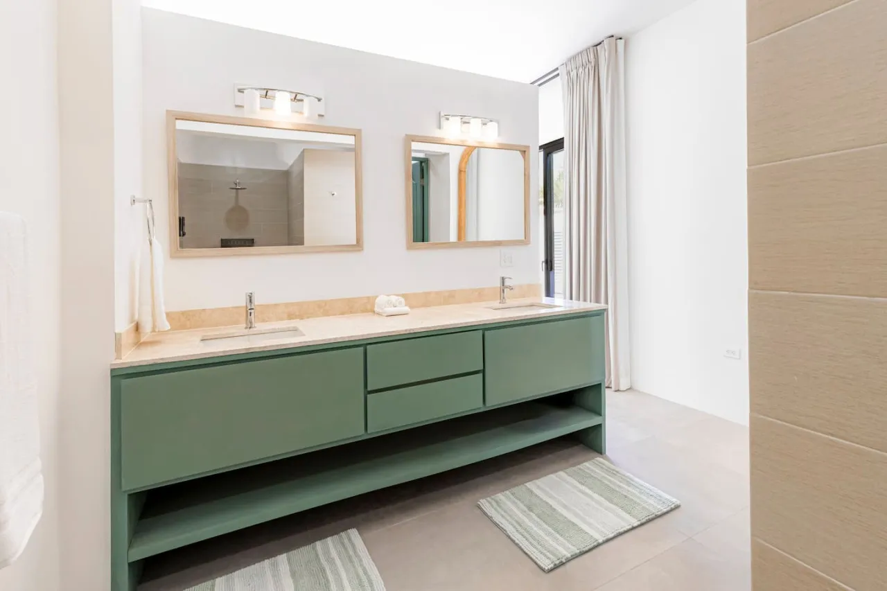 Bathroom 2 - Image 1