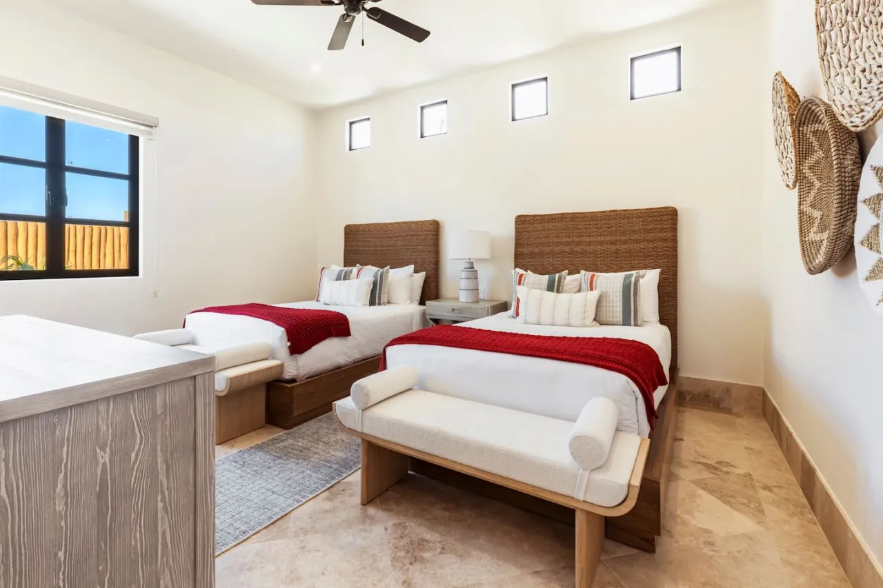 Bedroom 1 - Image 10