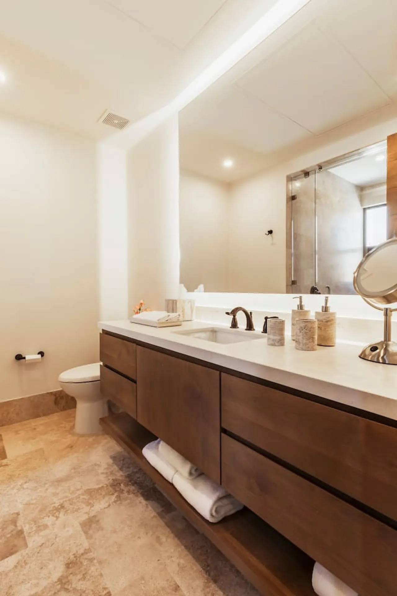 Bathroom 1 - Image 2