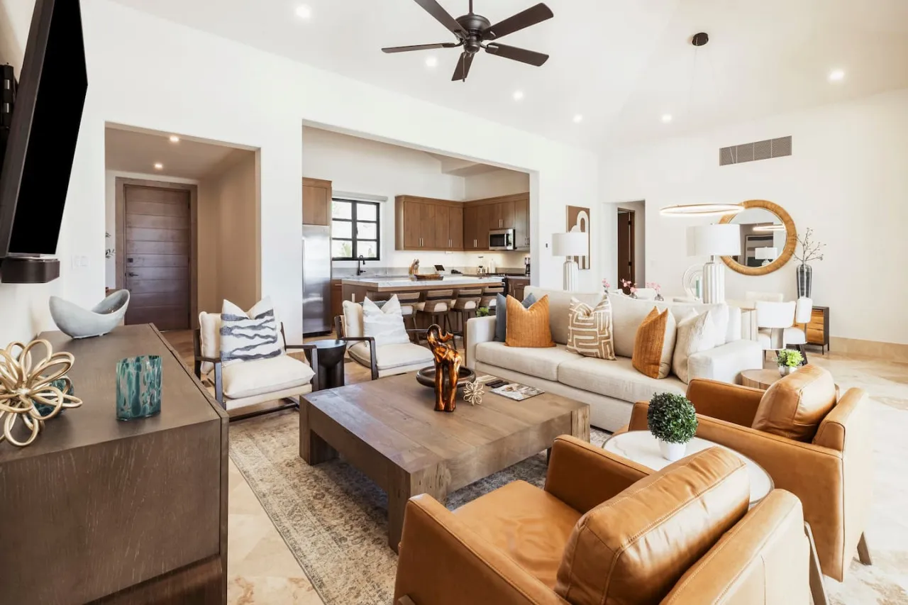 Living Room - Image 1