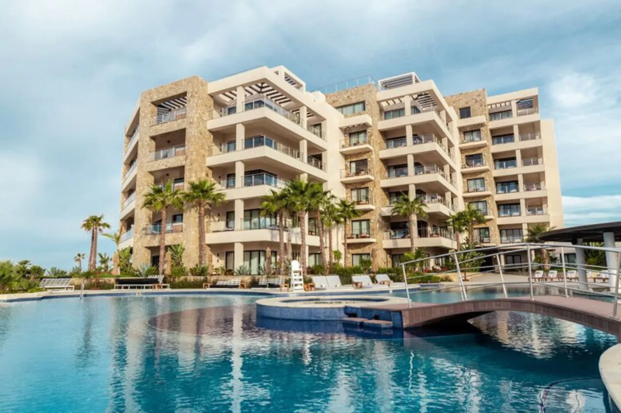 BEACHFRONT CONDO - HOT TUB