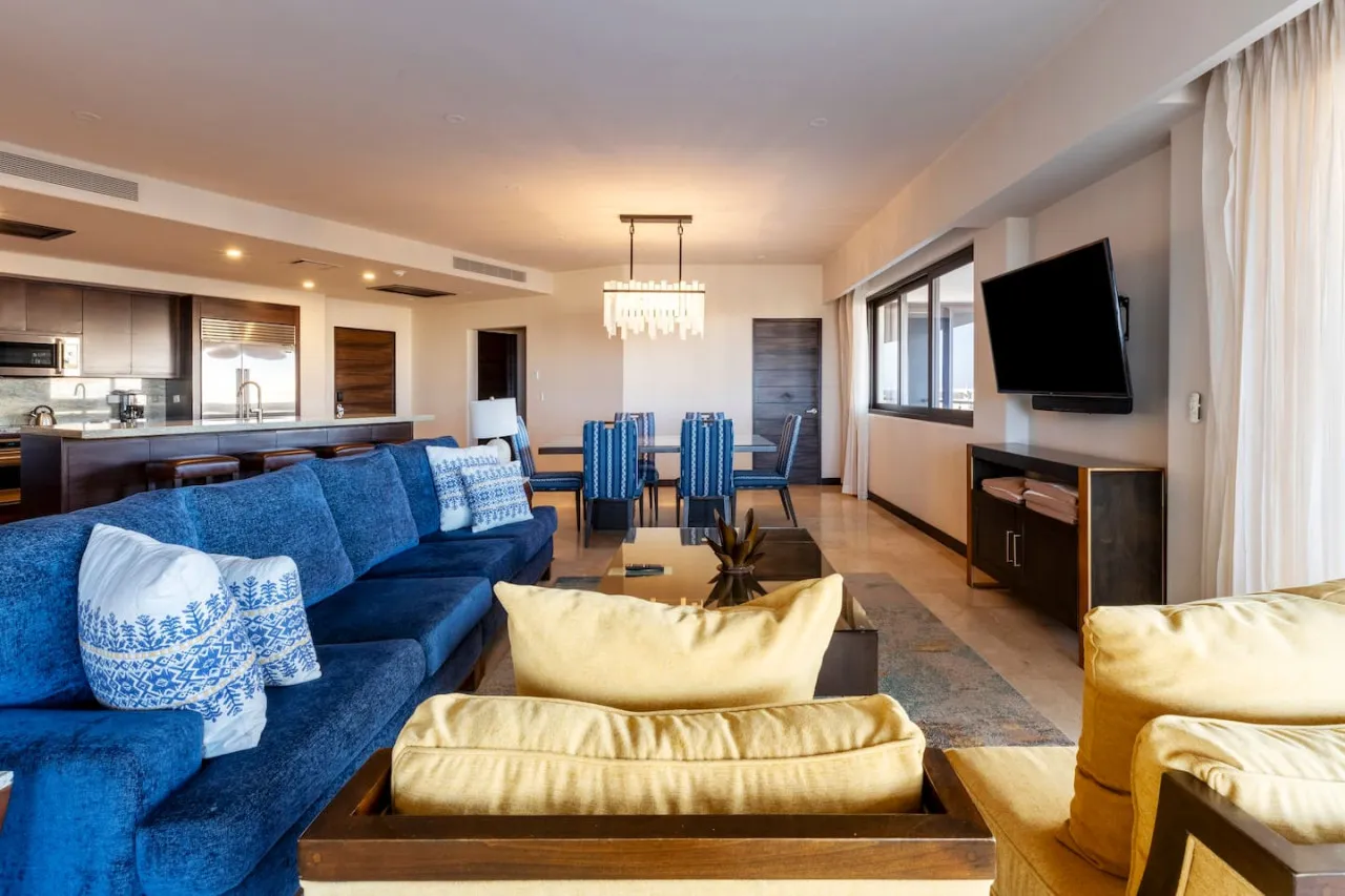 Living Room - Image 1