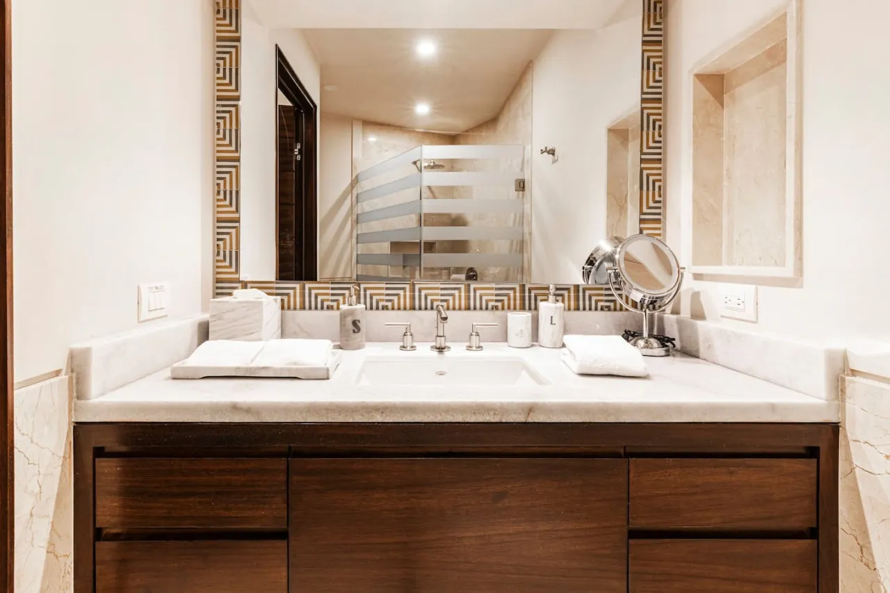 Bathroom 2 - Image 1