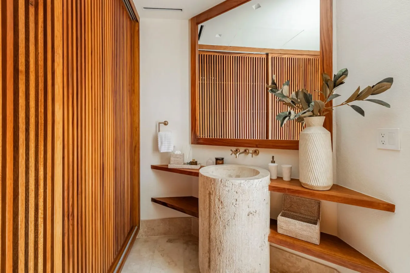 Bathroom 1 - Image 3