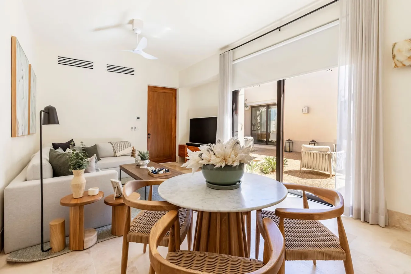 Living Room - Image 3