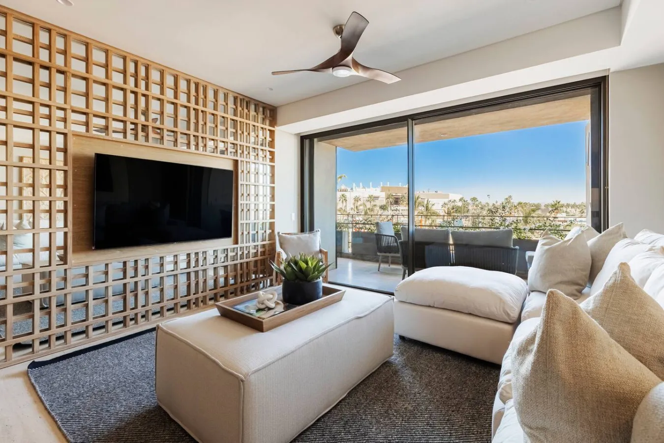 Living Room - Image 5