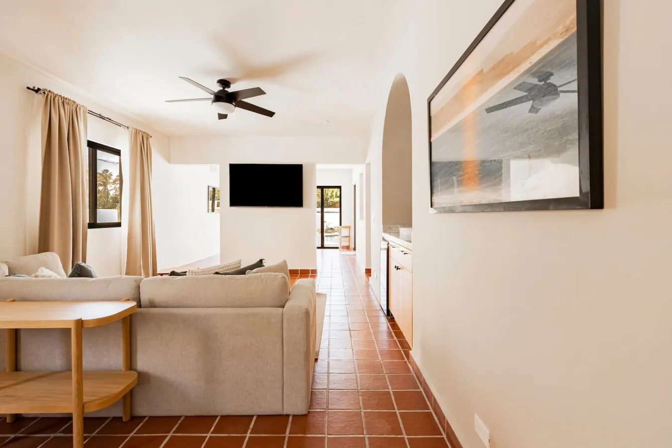 Living Room - Image 3