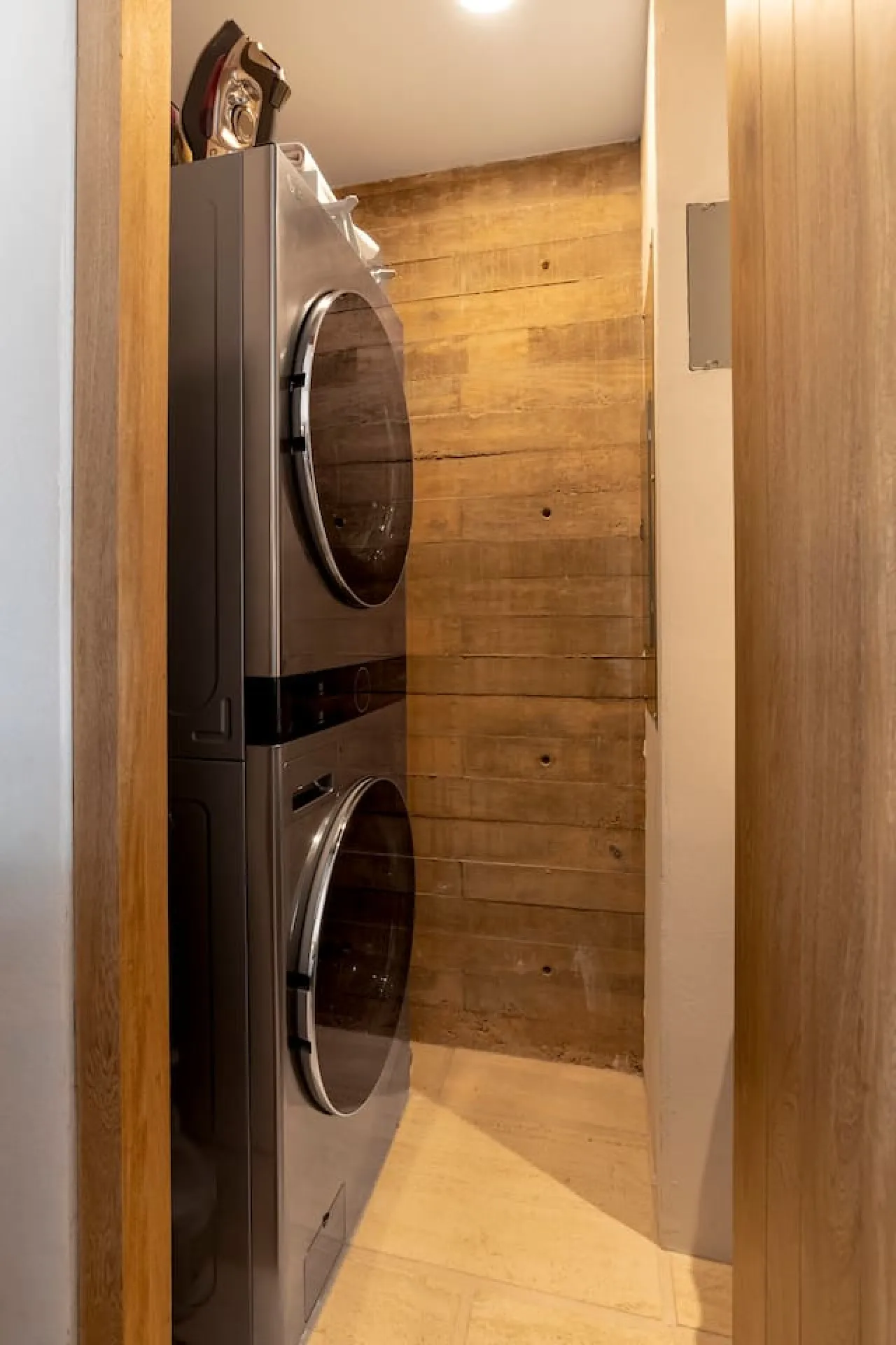 Laundry Room - Image 1