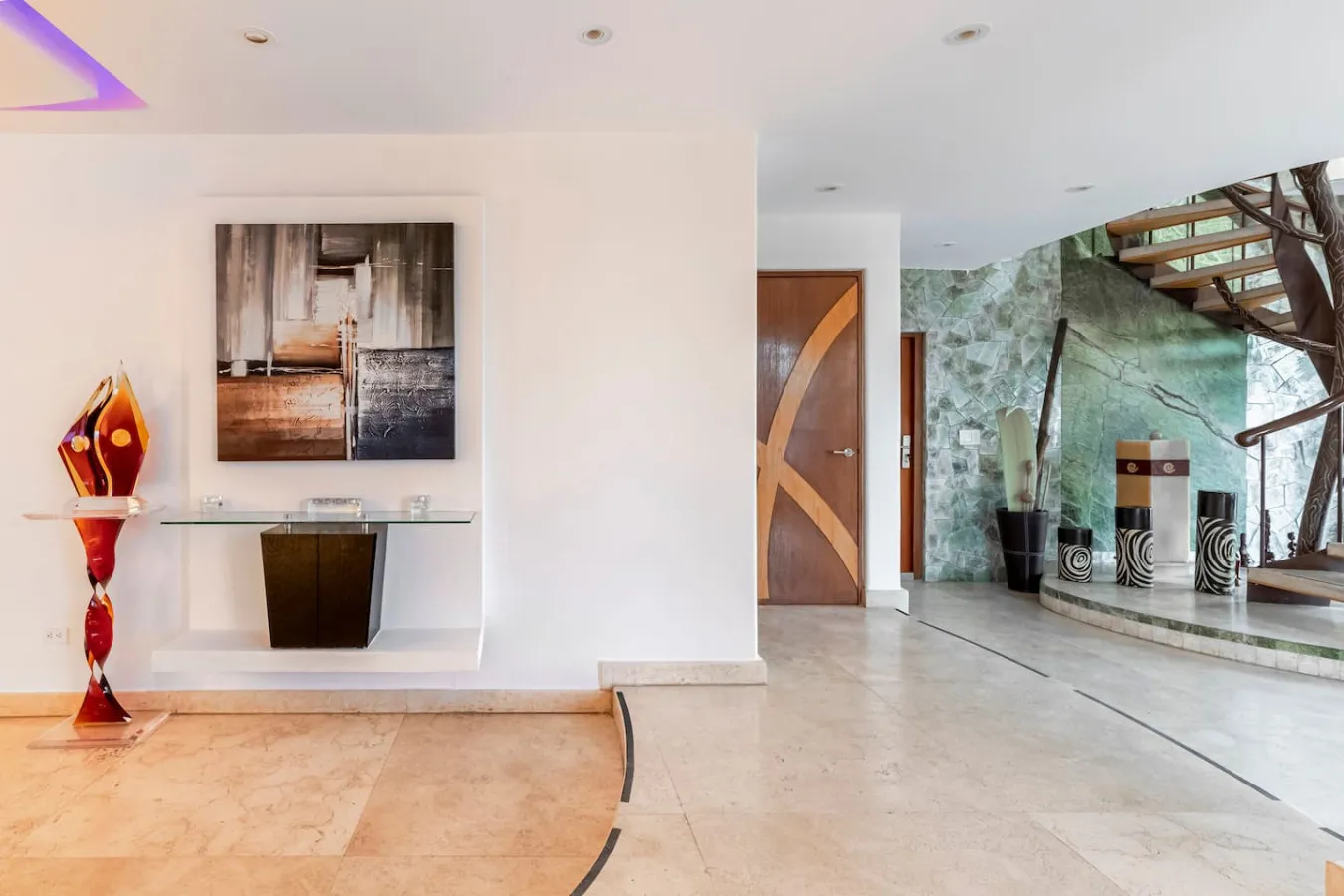 Common Area - Image 7