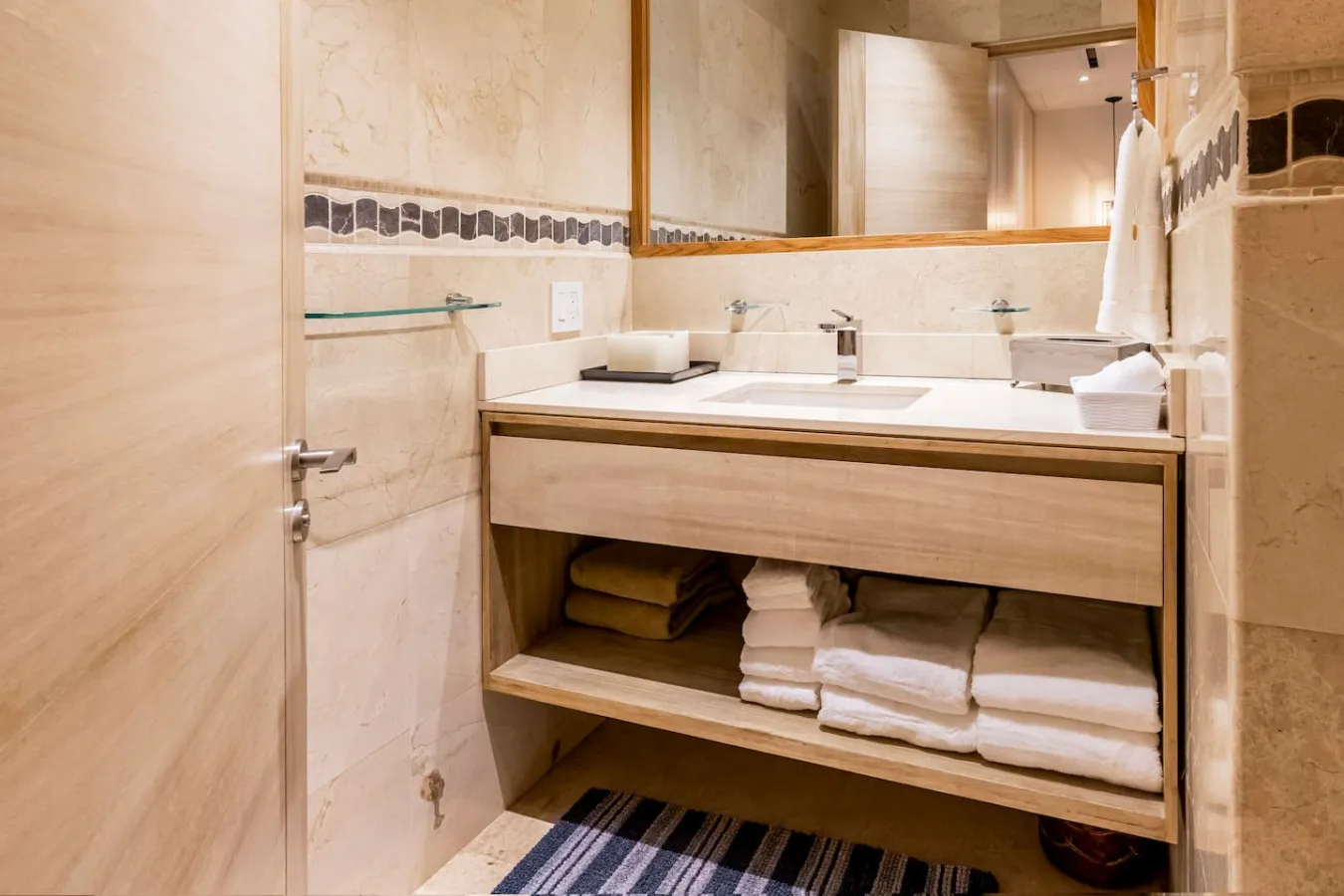 Bathroom 1 - Image 5