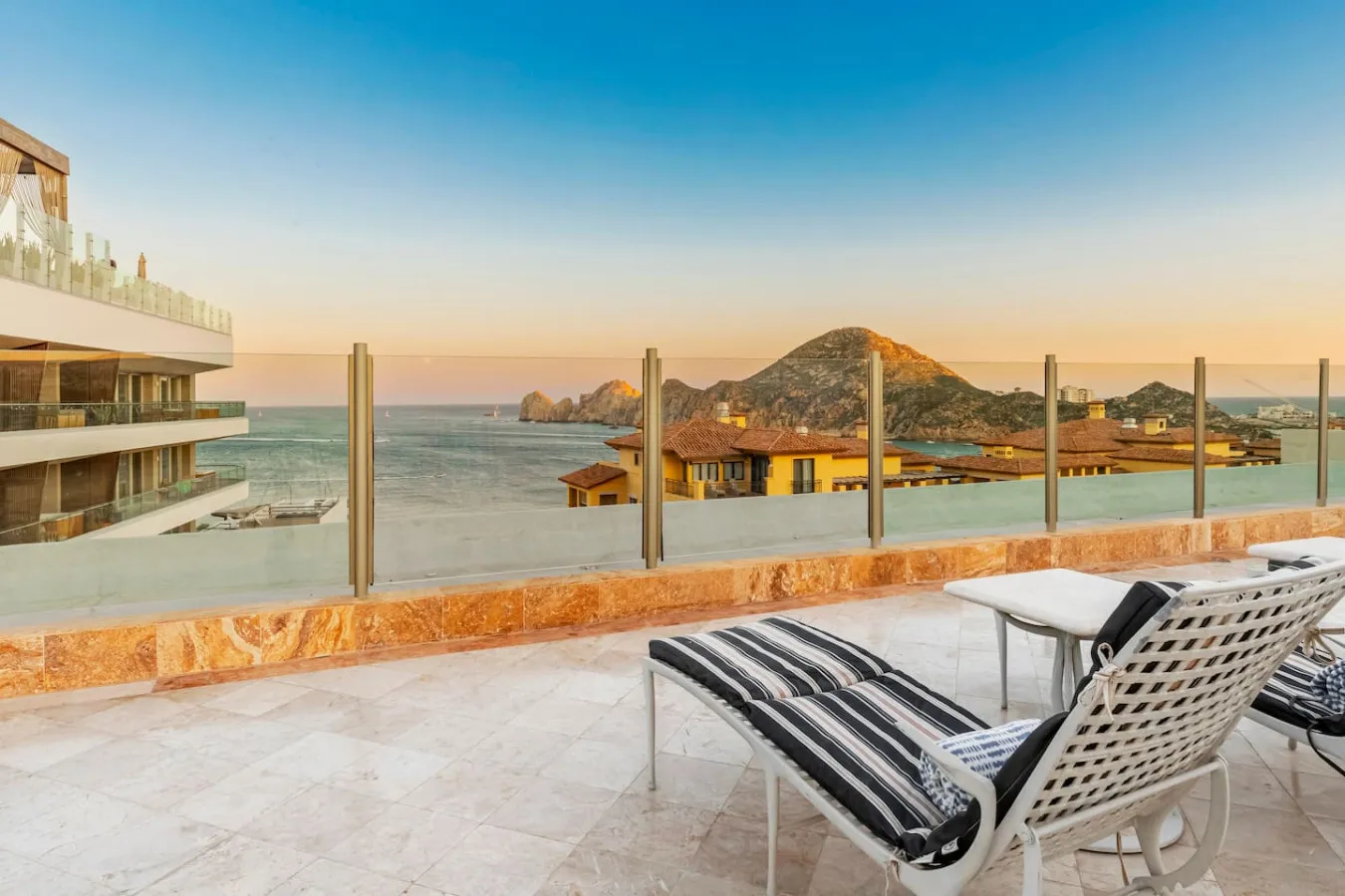 Penthouse in Cabo - Private Rooftop Pool