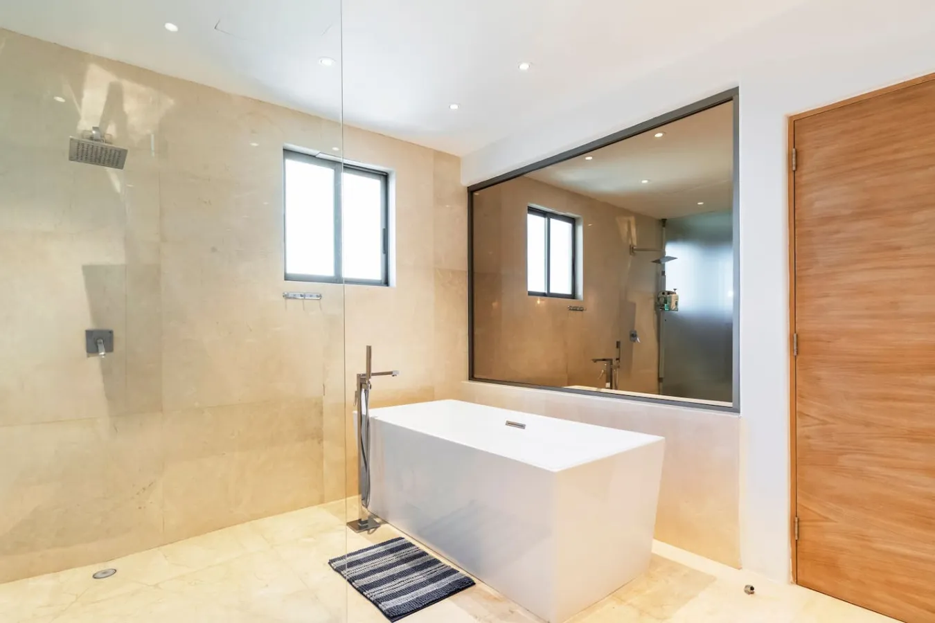 Bathroom 1 - Image 3