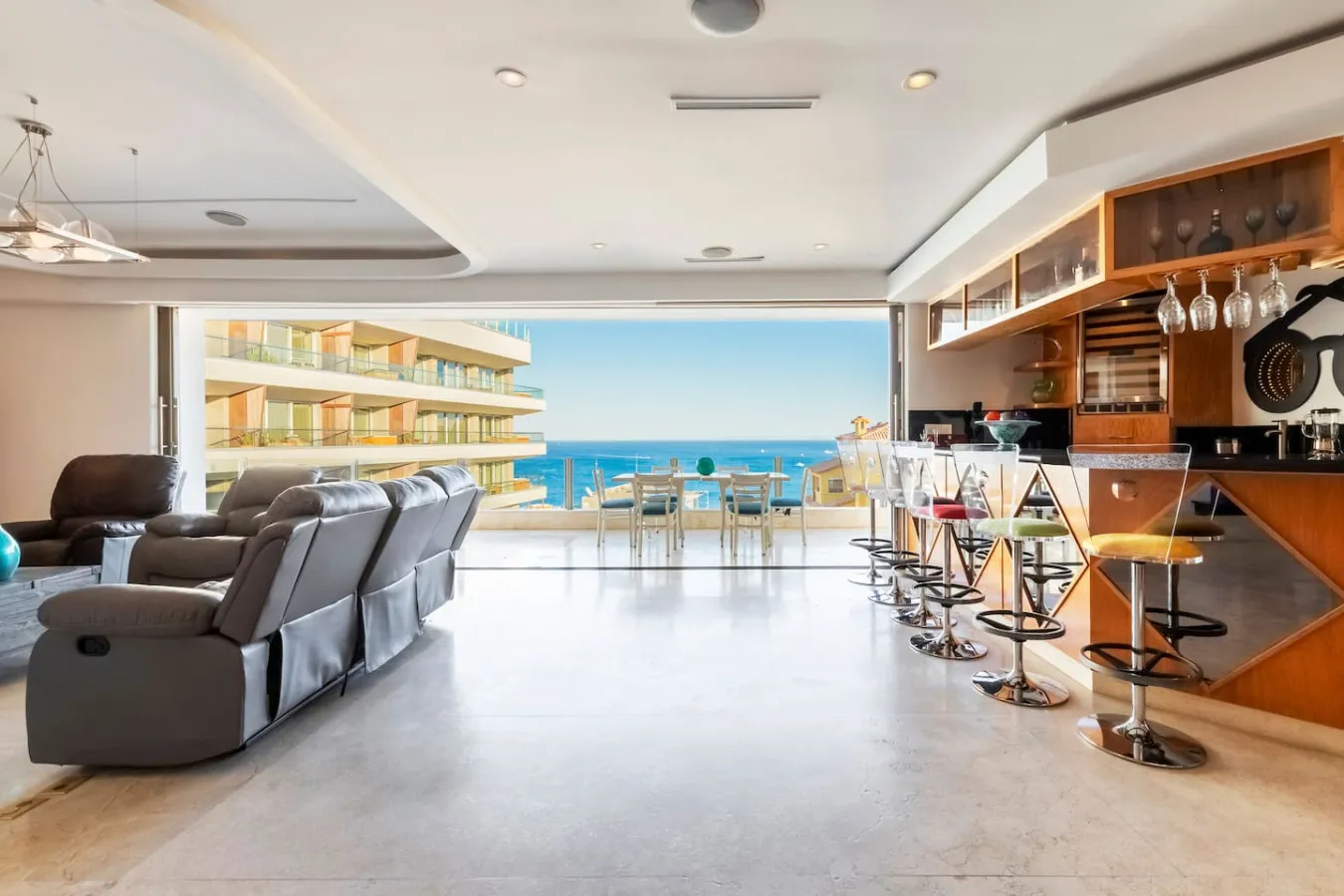 Living Room - Image 2