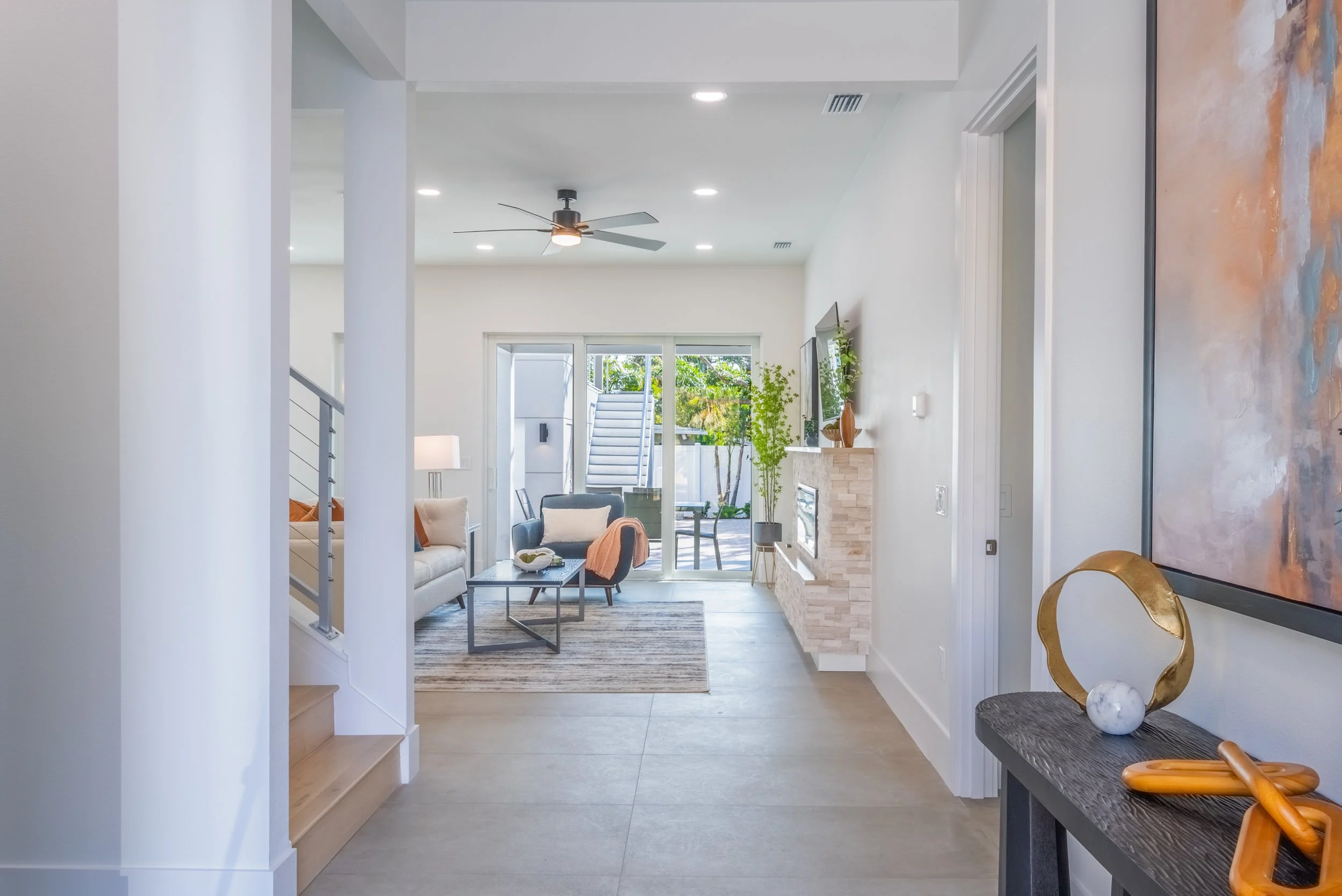 Living room - Image 2