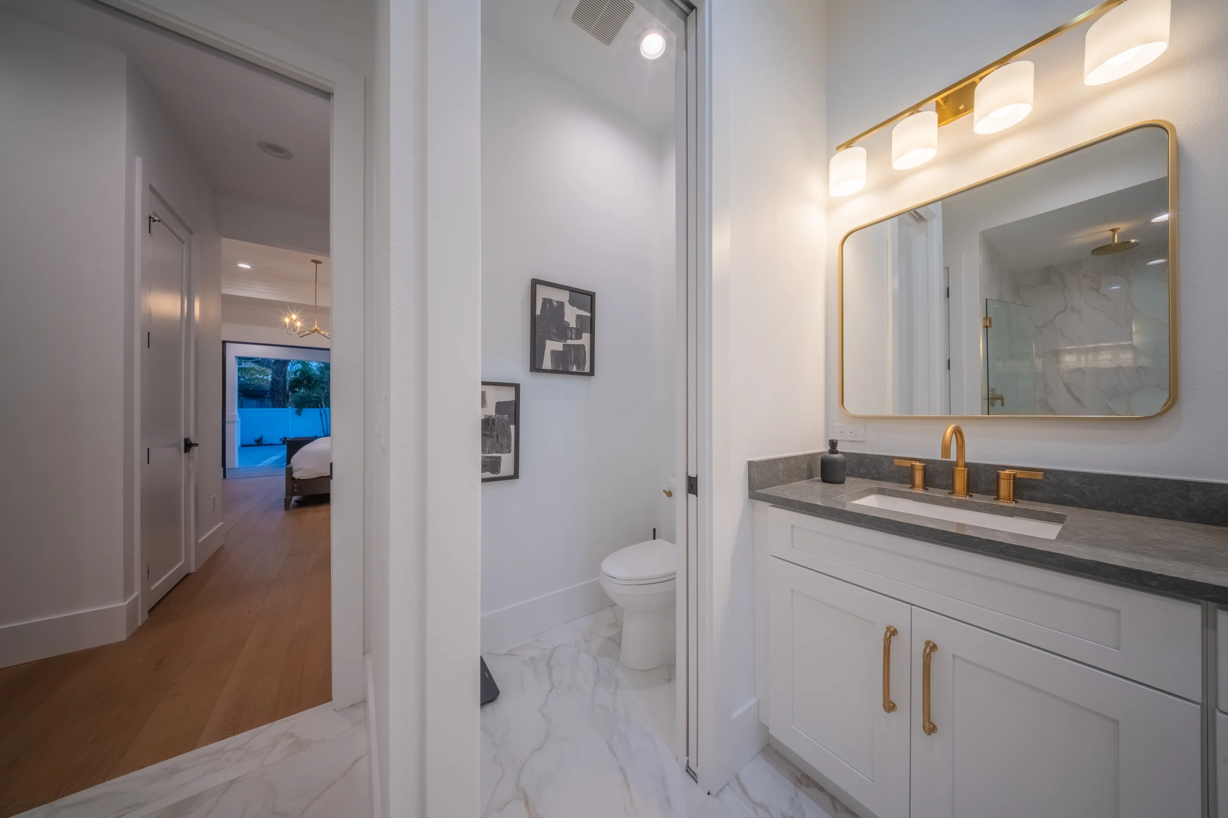 Bathroom 4 - Image 2