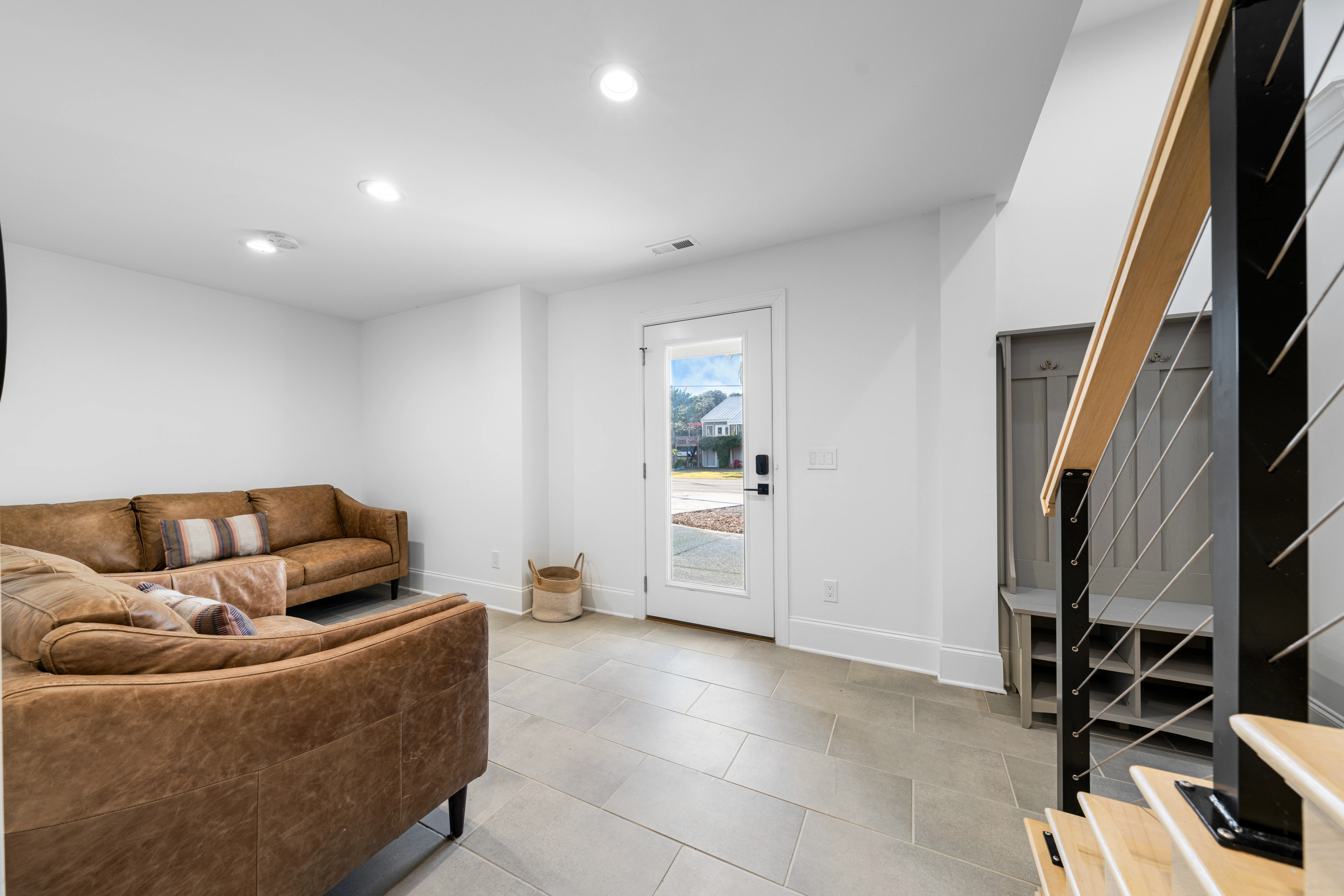 LIVING_ROOM - Image 10