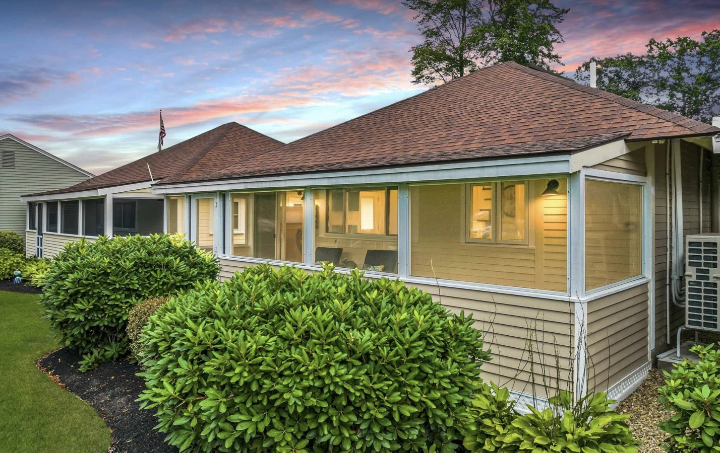 Beach Days, Poolside & Concert Nights