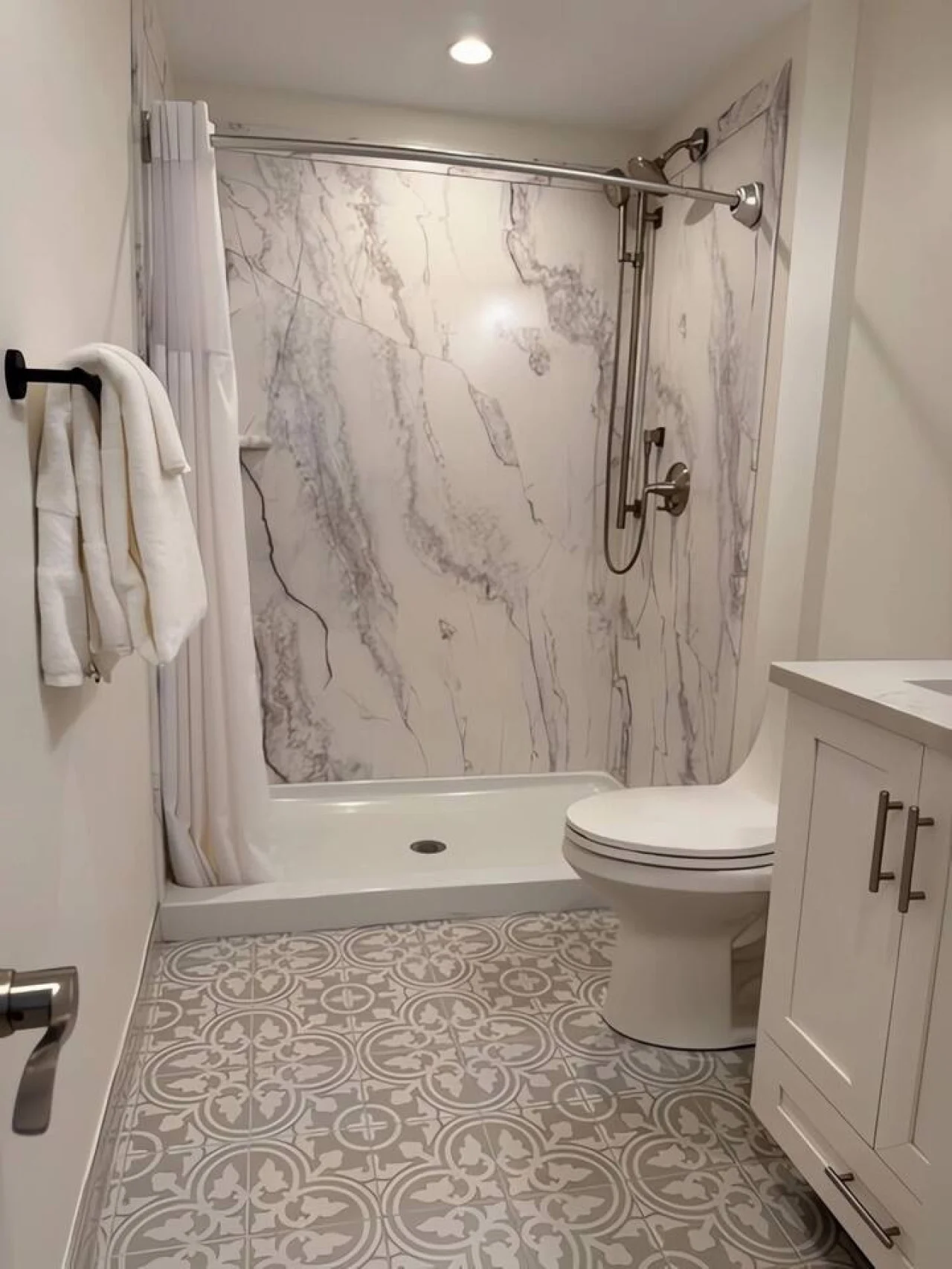 Bathroom 1 - Image 2