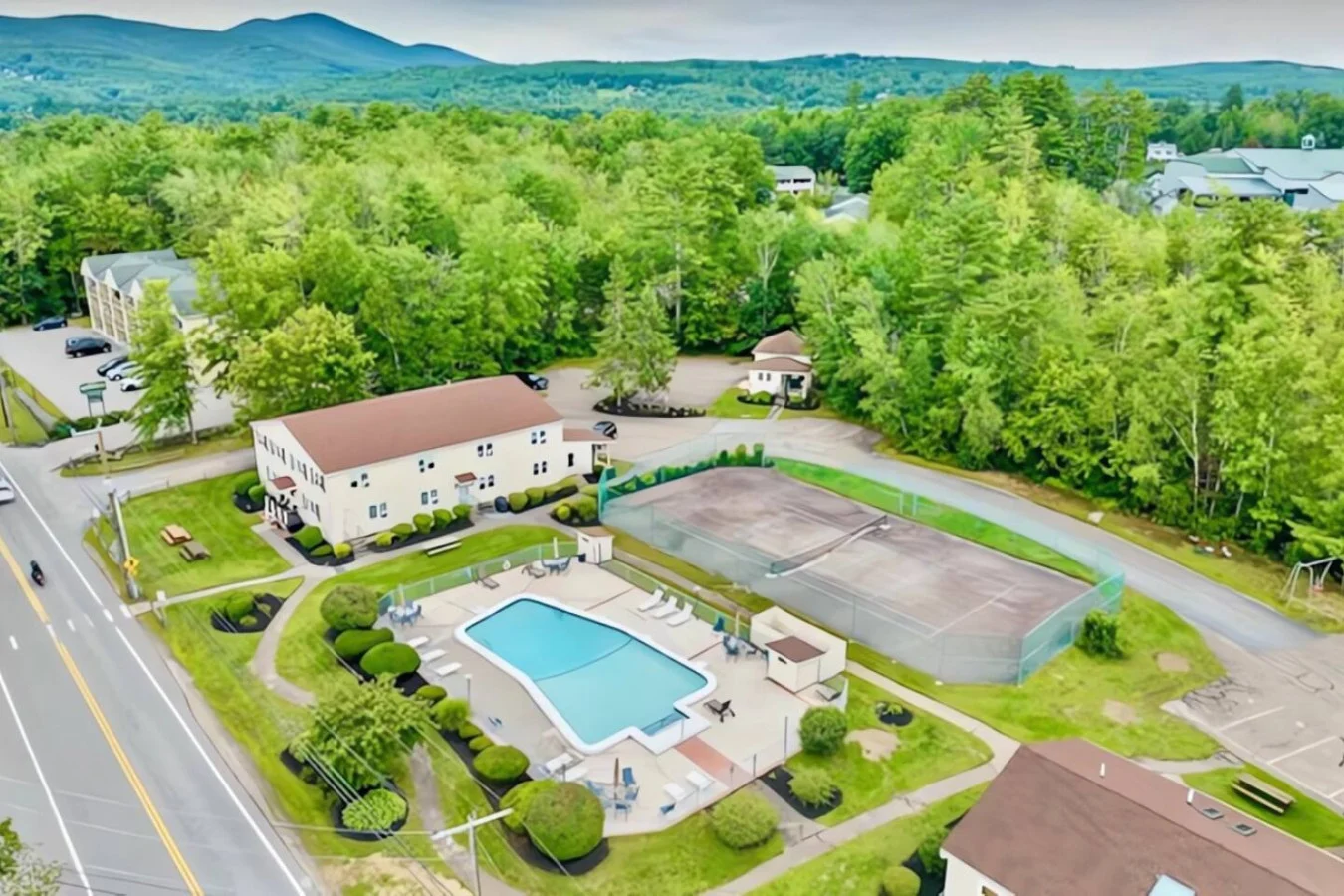 Beach Days, Poolside & Concert Nights