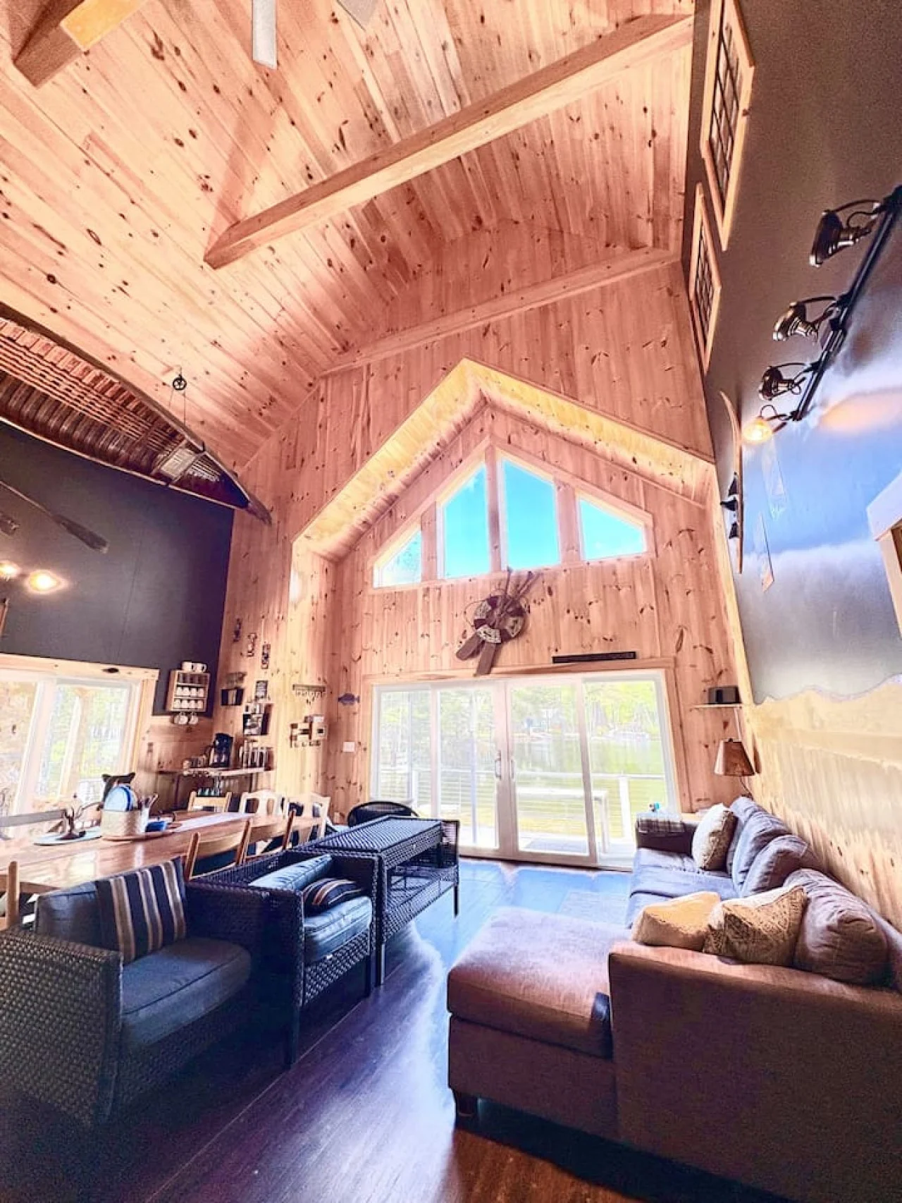 Bear Island Dockhouse - Paddle, Swim & Trails