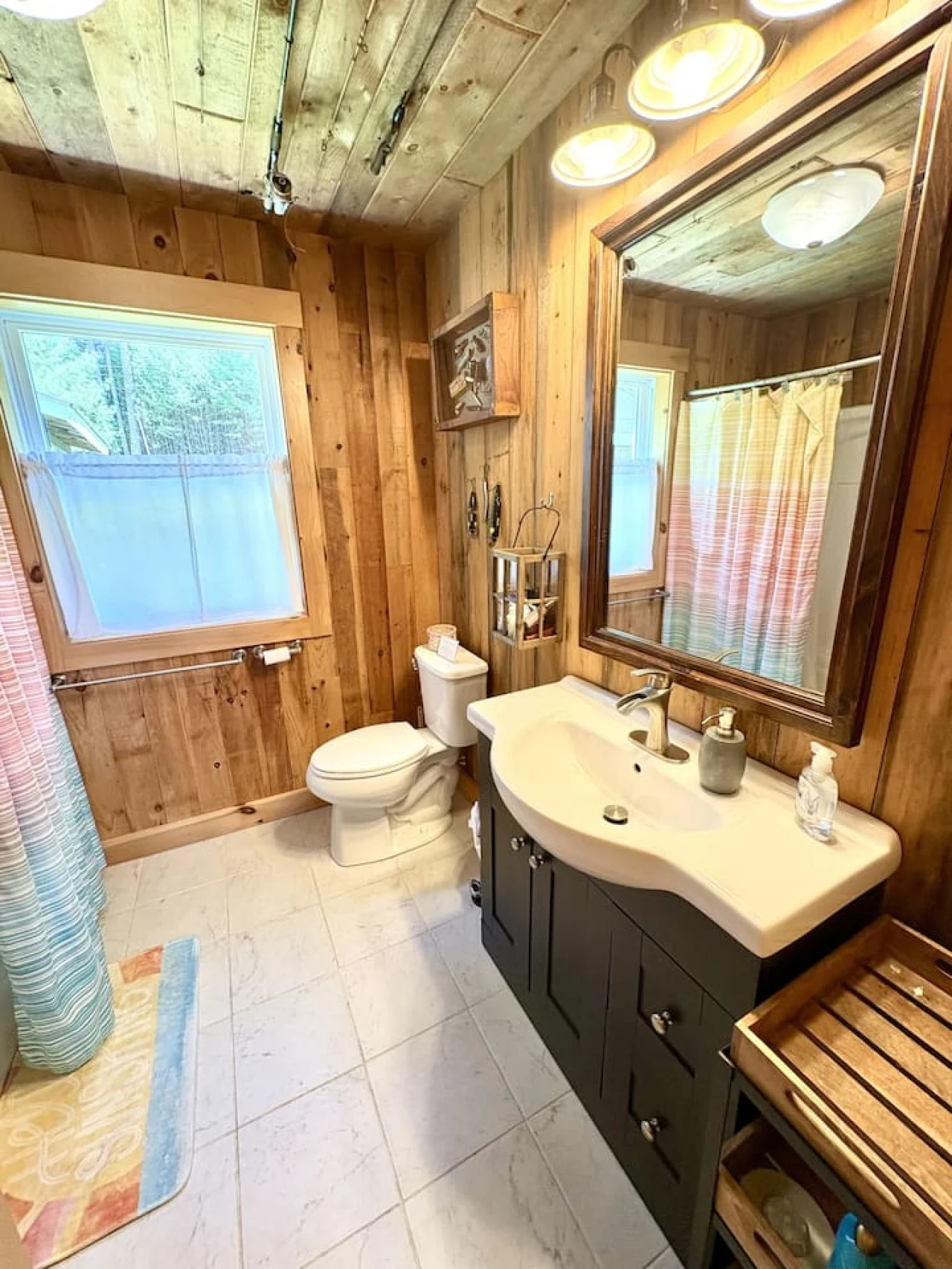 Bathroom 2 - Image 1