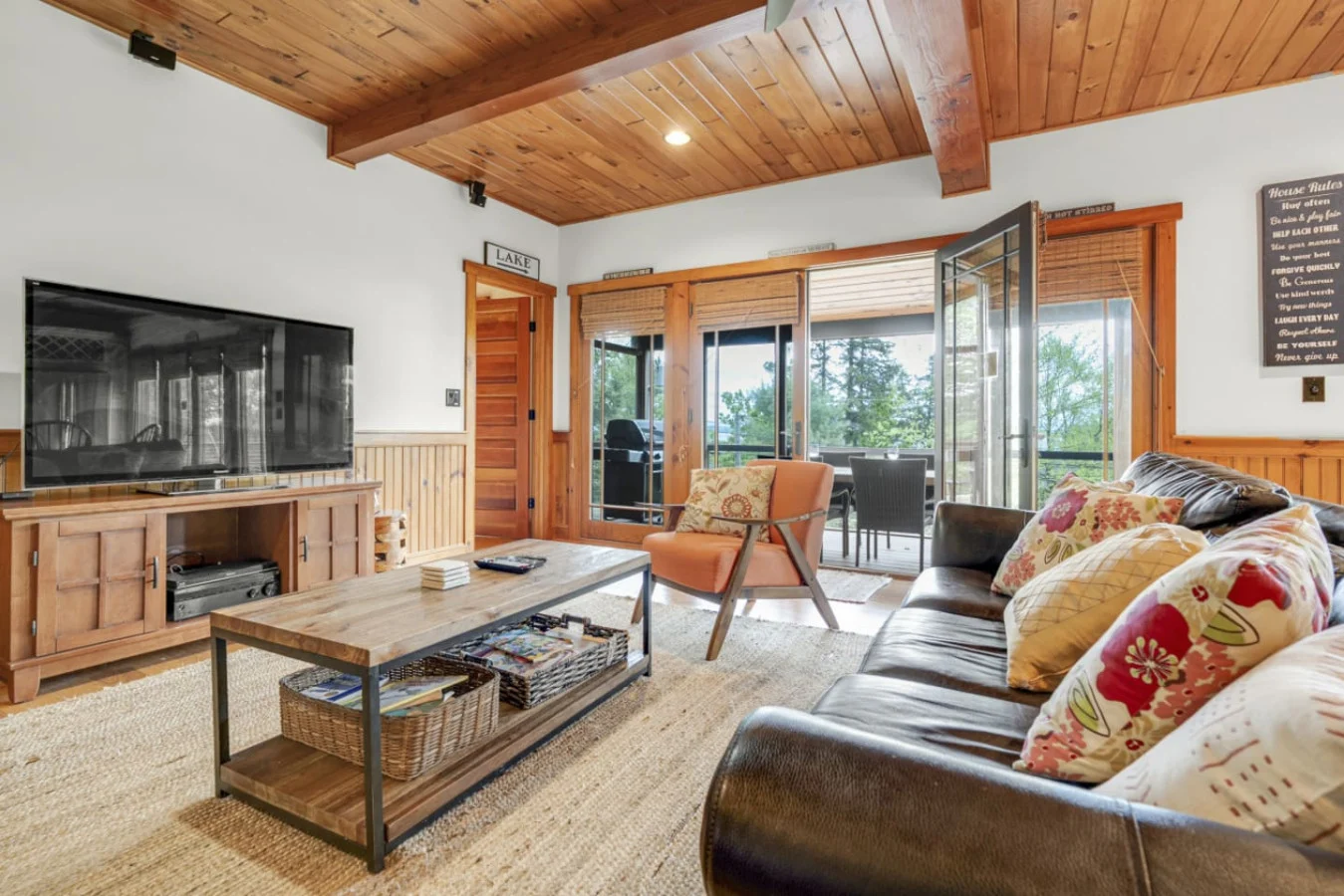 Living room - Image 2