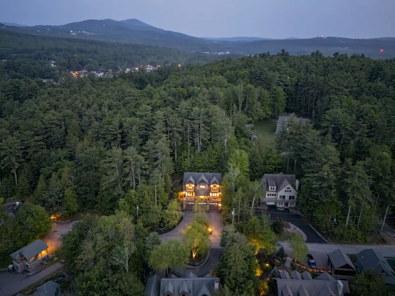 Boats, Hot Tub, Firepit & Game Room Fun