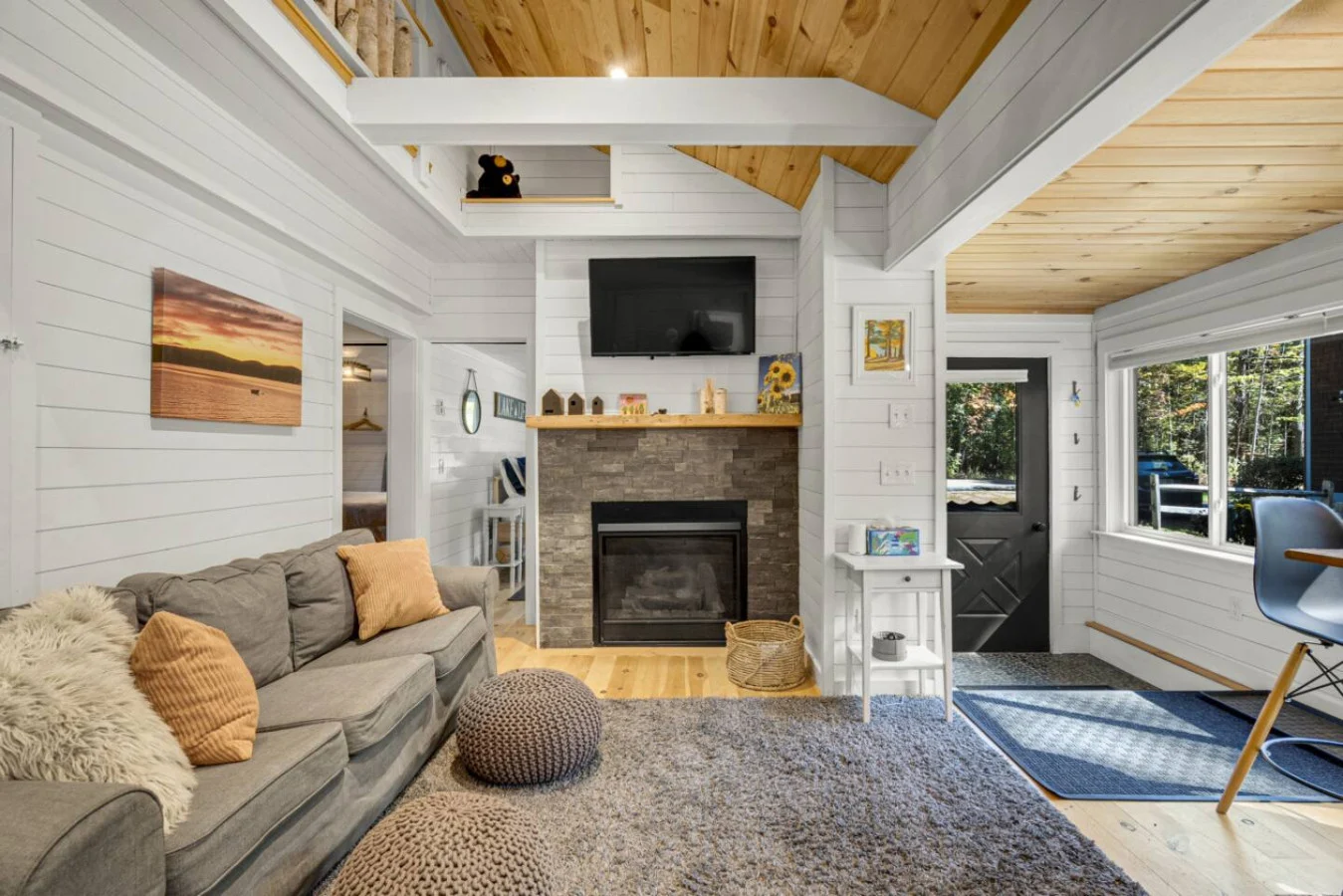 Living room - Image 2