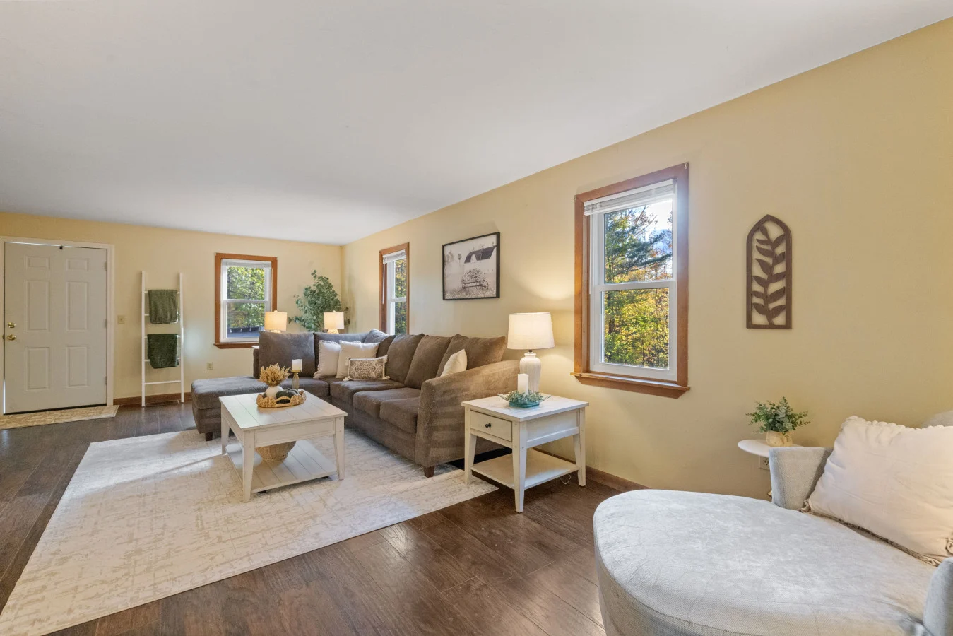 Living room - Image 5