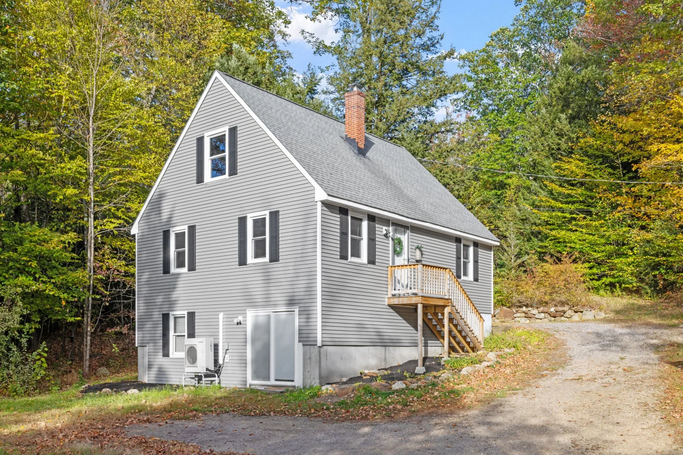 Hiking, Lakes & Cozy Evenings in the Pines