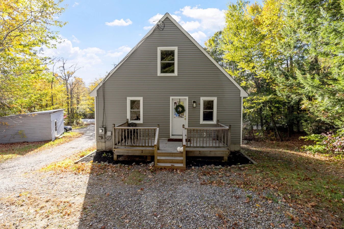 Hiking, Lakes & Cozy Evenings in the Pines