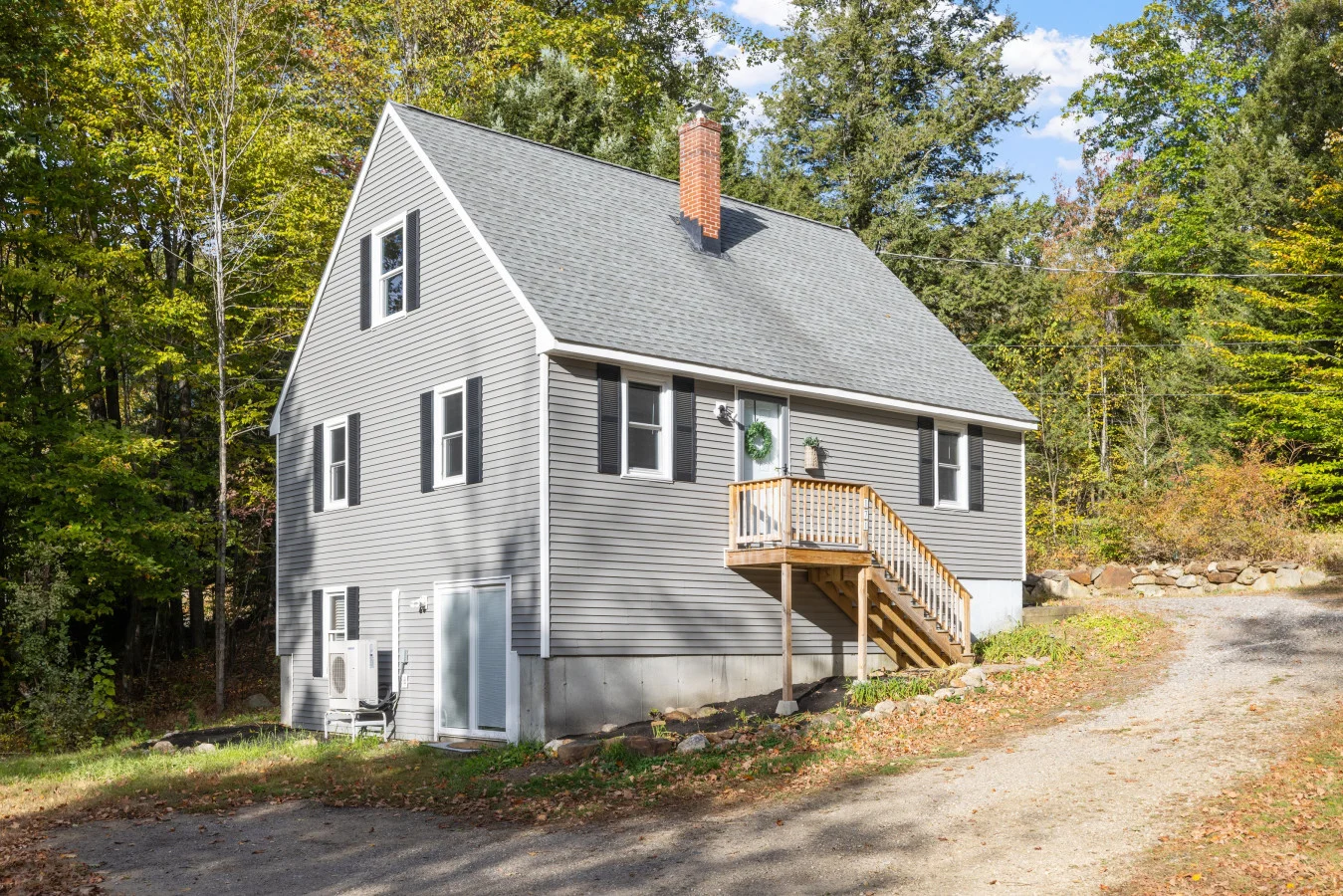 Hiking, Lakes & Cozy Evenings in the Pines