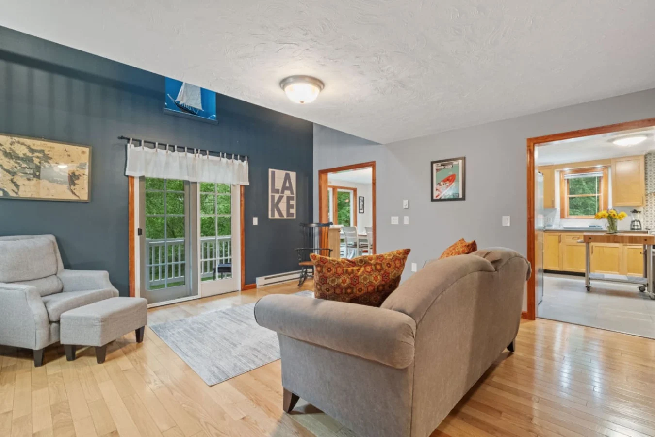 Living room - Image 3