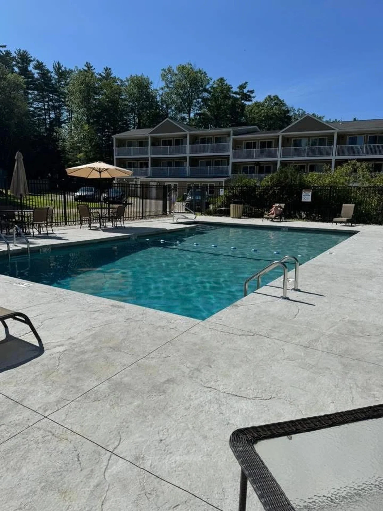 Lake Access, Poolside Deck & Ski Nearby