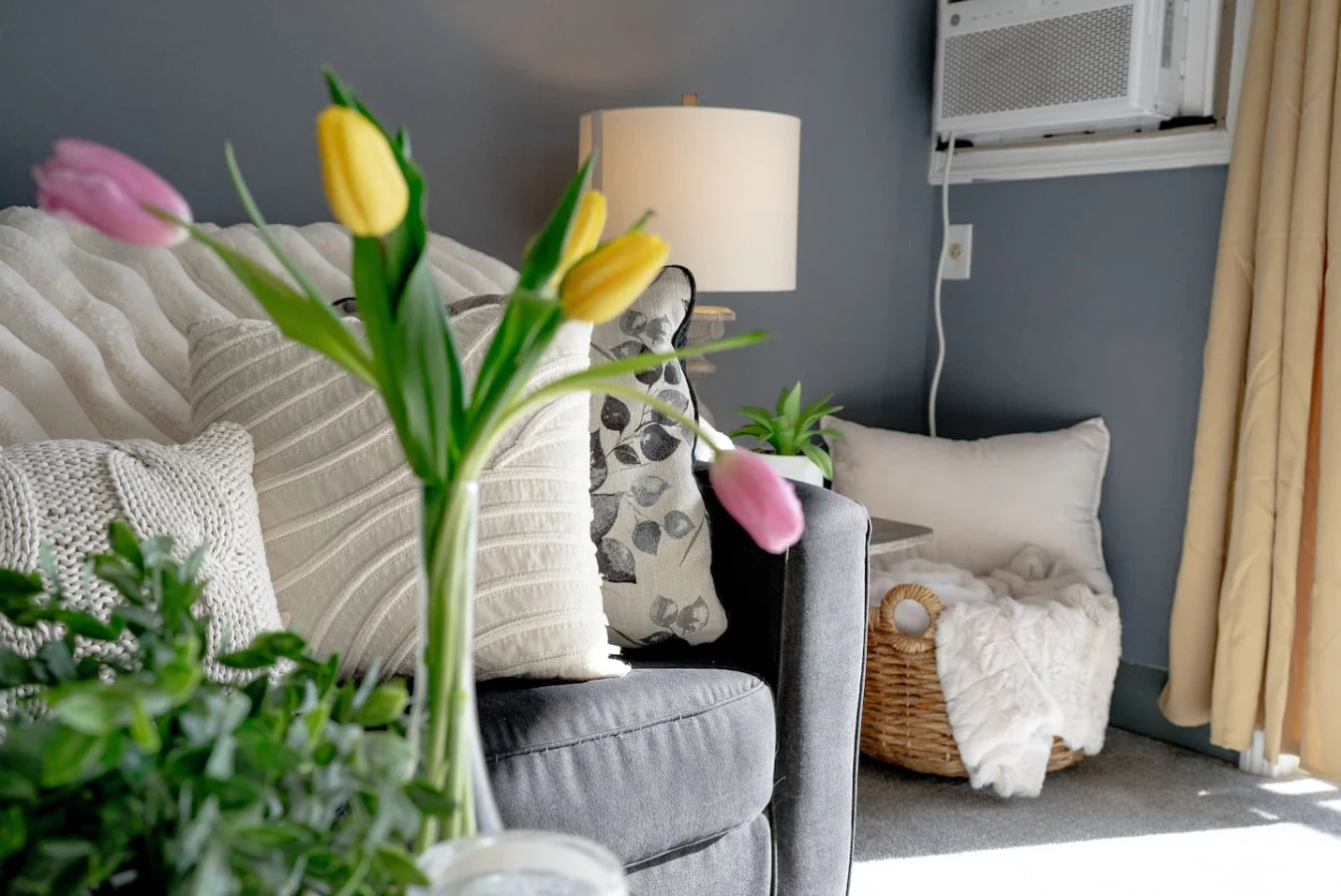 Living room - Image 11