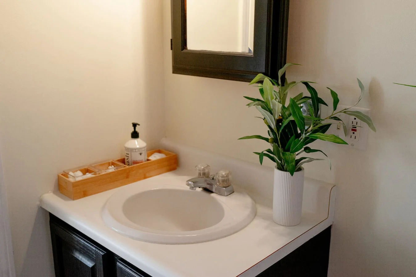Bathroom 1 - Image 2