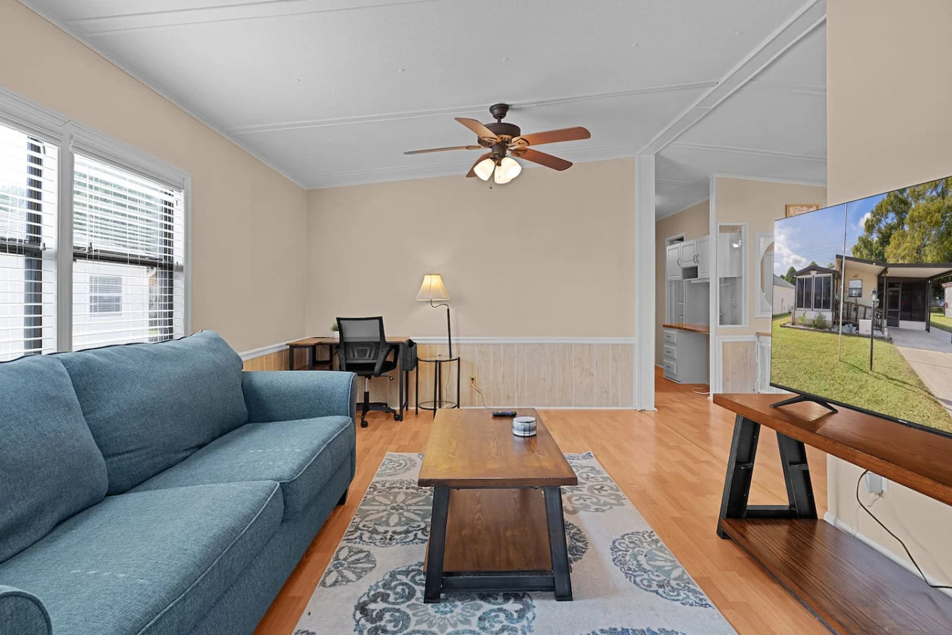 Living room - Image 3