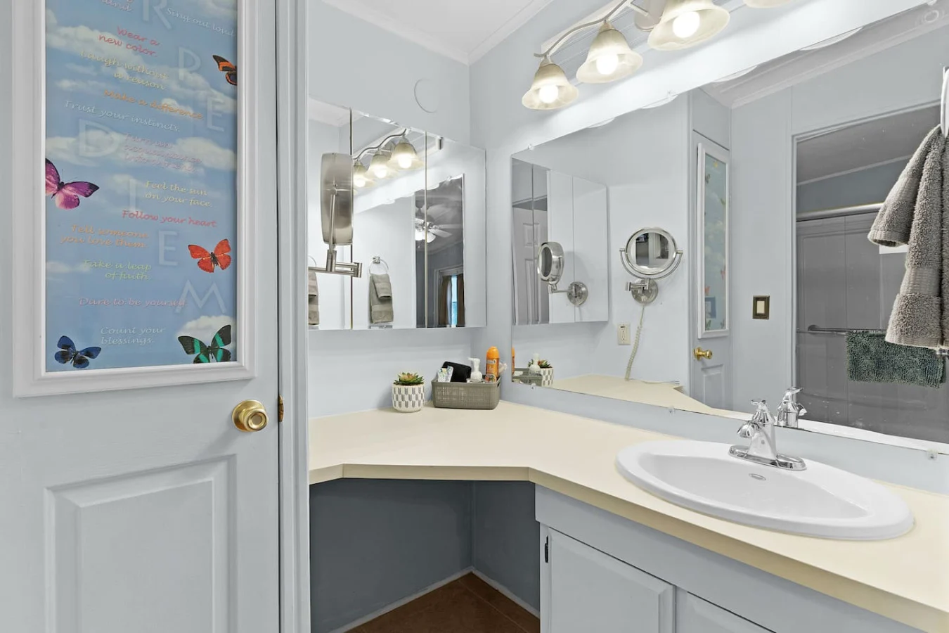 Bathroom 1 - Image 2