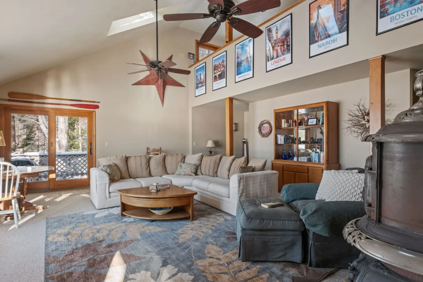 Living room - Image 2