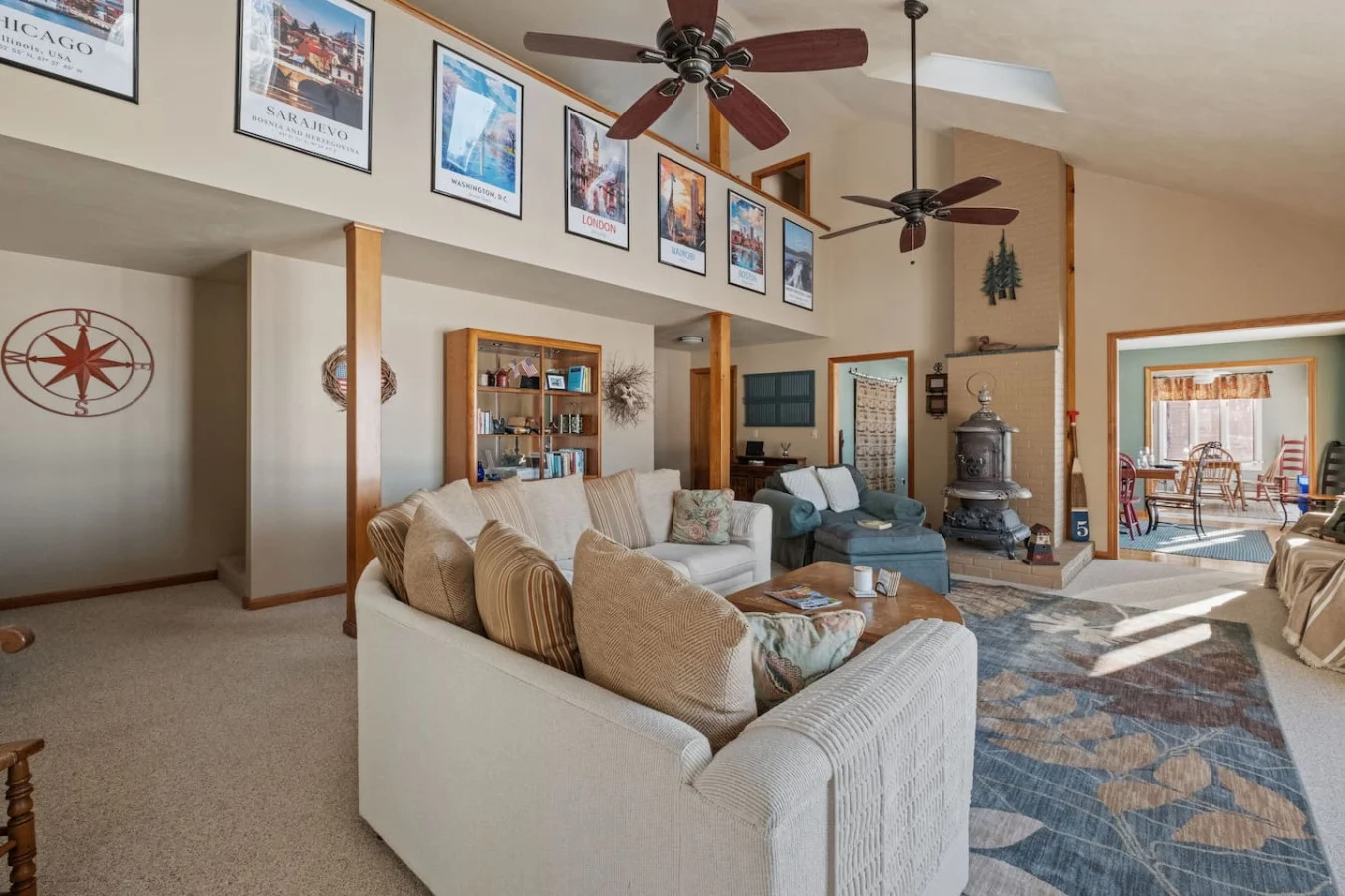 Living room - Image 11