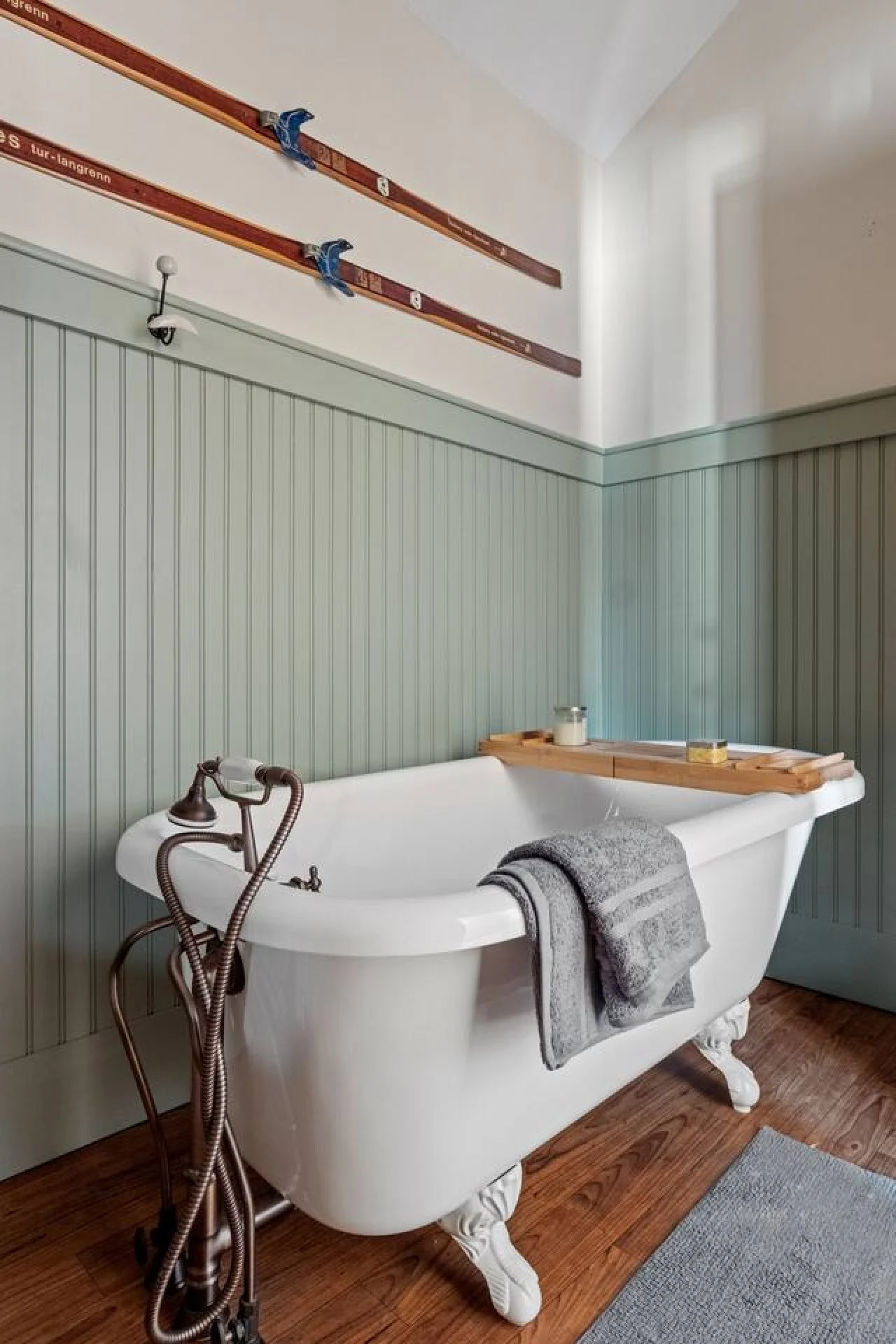 Bathroom 3 - Image 1